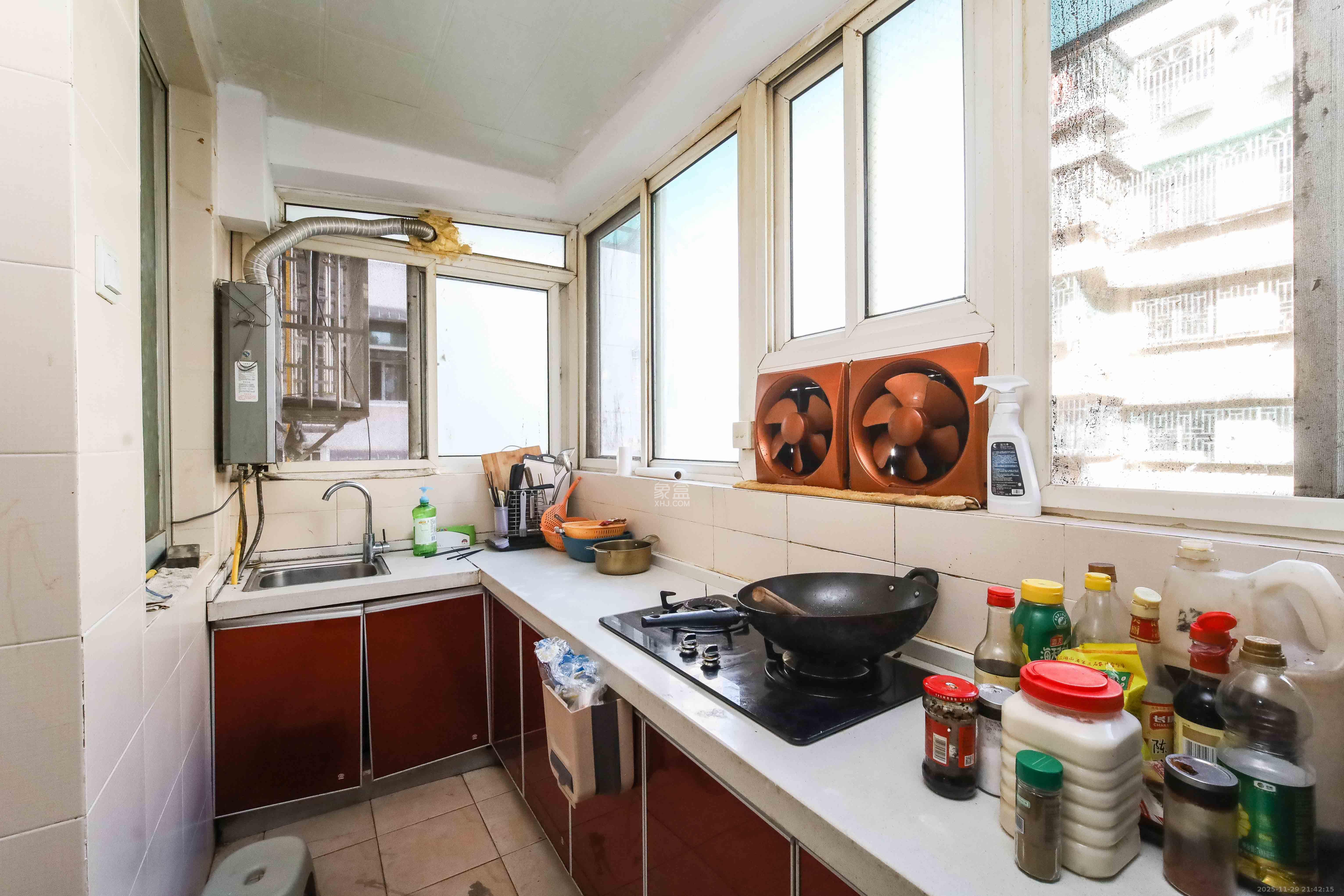 安泰新村 3室2厅1卫 65.0万 安泰新村 3室2厅1卫 65.0万厨房