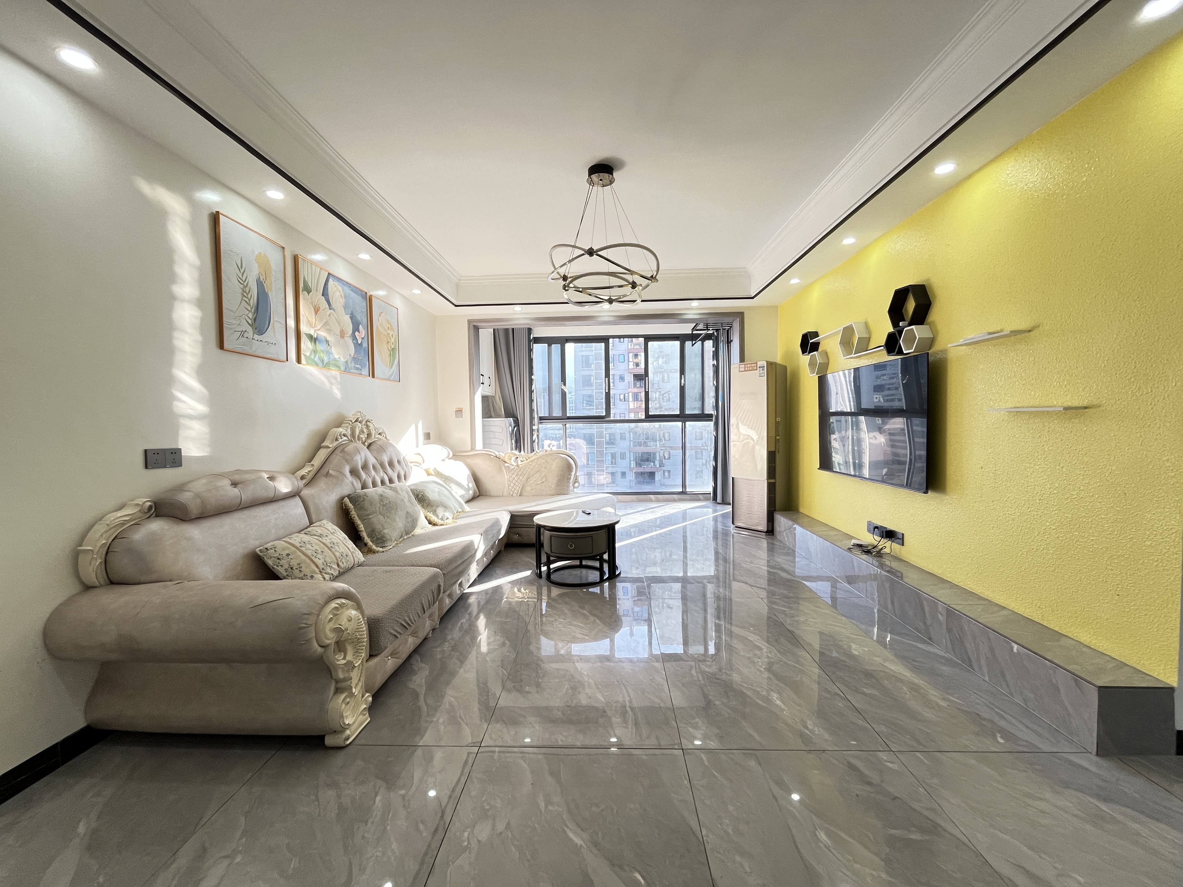 靛达广场 3室2厅2卫 2480.0元/月 靛达广场 3室2厅2卫 2480.0元/月室内图