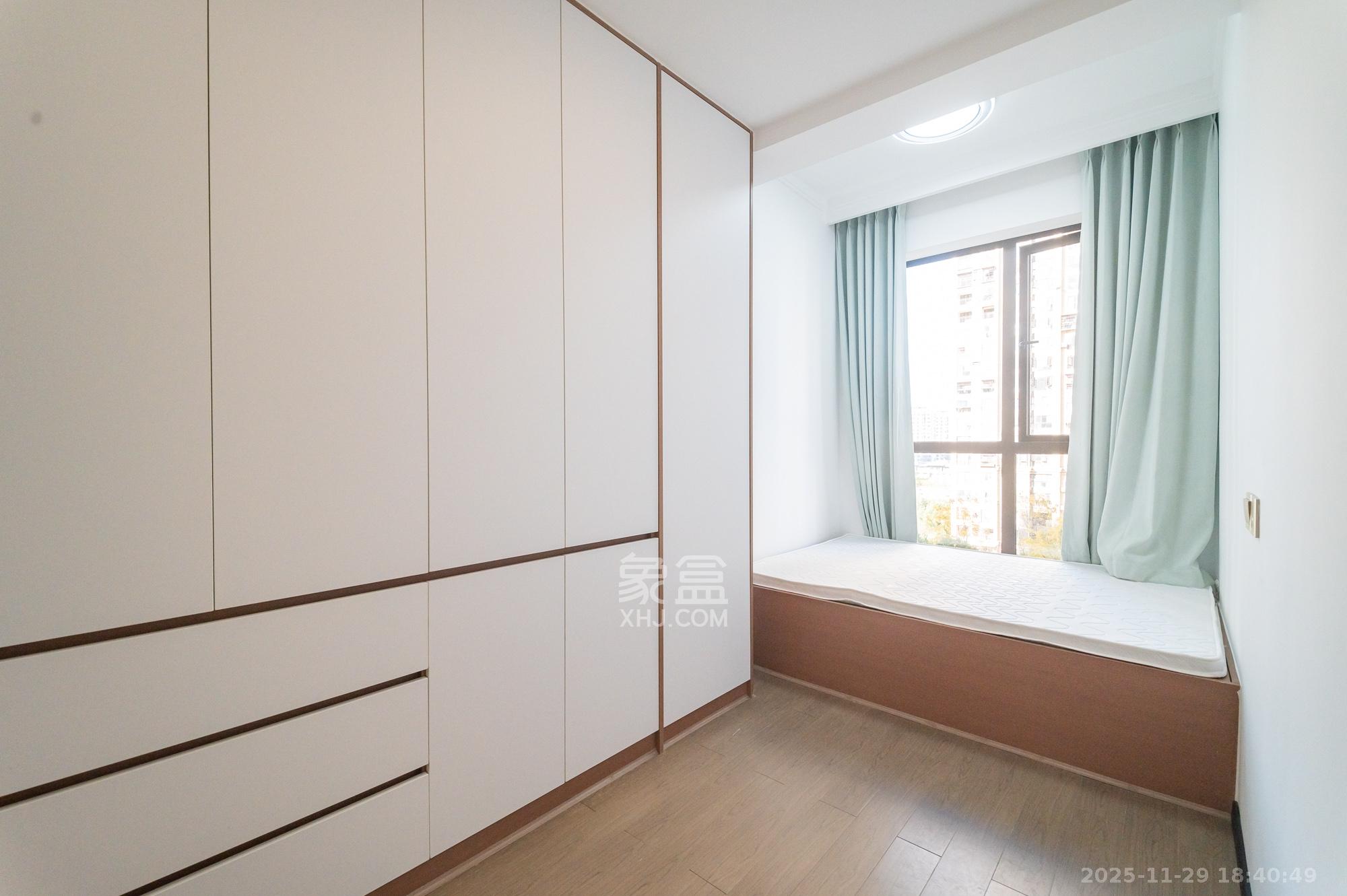 星湖湾一期高层 3室2厅2卫 91.0万 星湖湾一期高层 3室2厅2卫 91.0万卧室