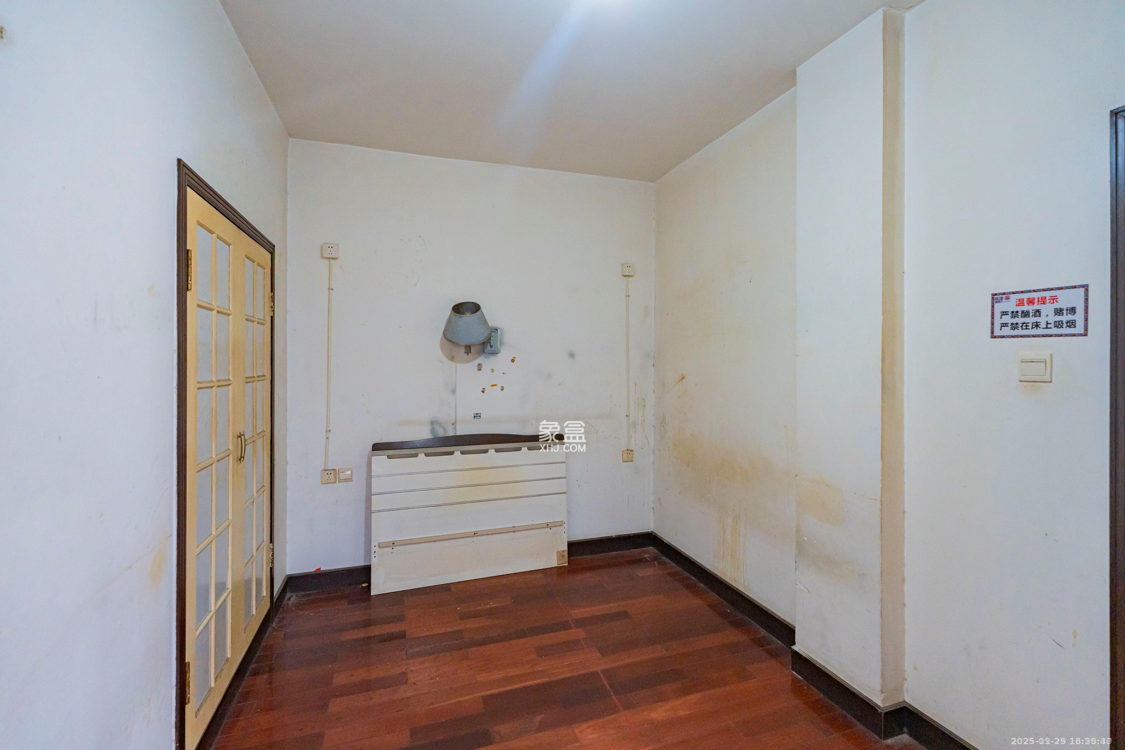 兴汉大厦 3室2厅2卫 4000.0元/月 兴汉大厦 3室2厅2卫 4000.0元/月室内图