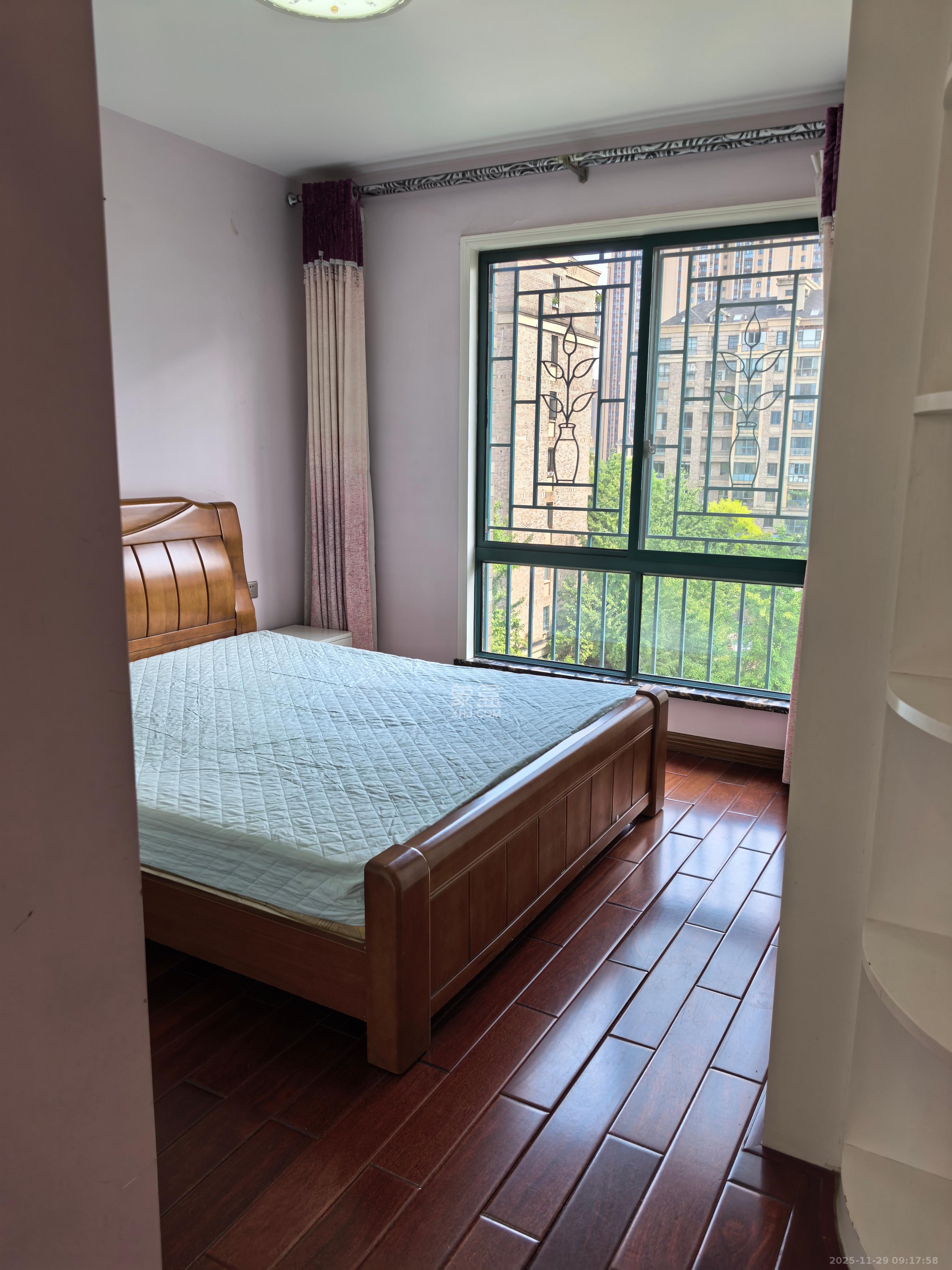 星城世家 4室2厅2卫 4500.0元/月 星城世家 4室2厅2卫 4500.0元/月室内图