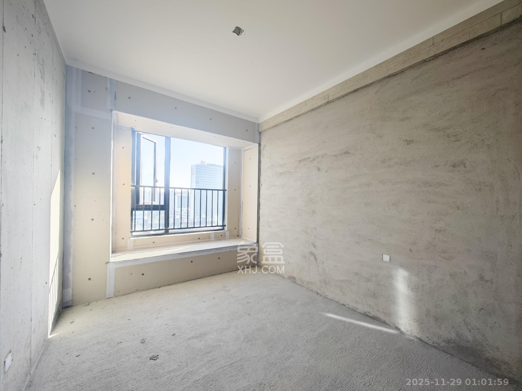 远洋红星天铂二期  4室2厅3卫    218.0万卧室