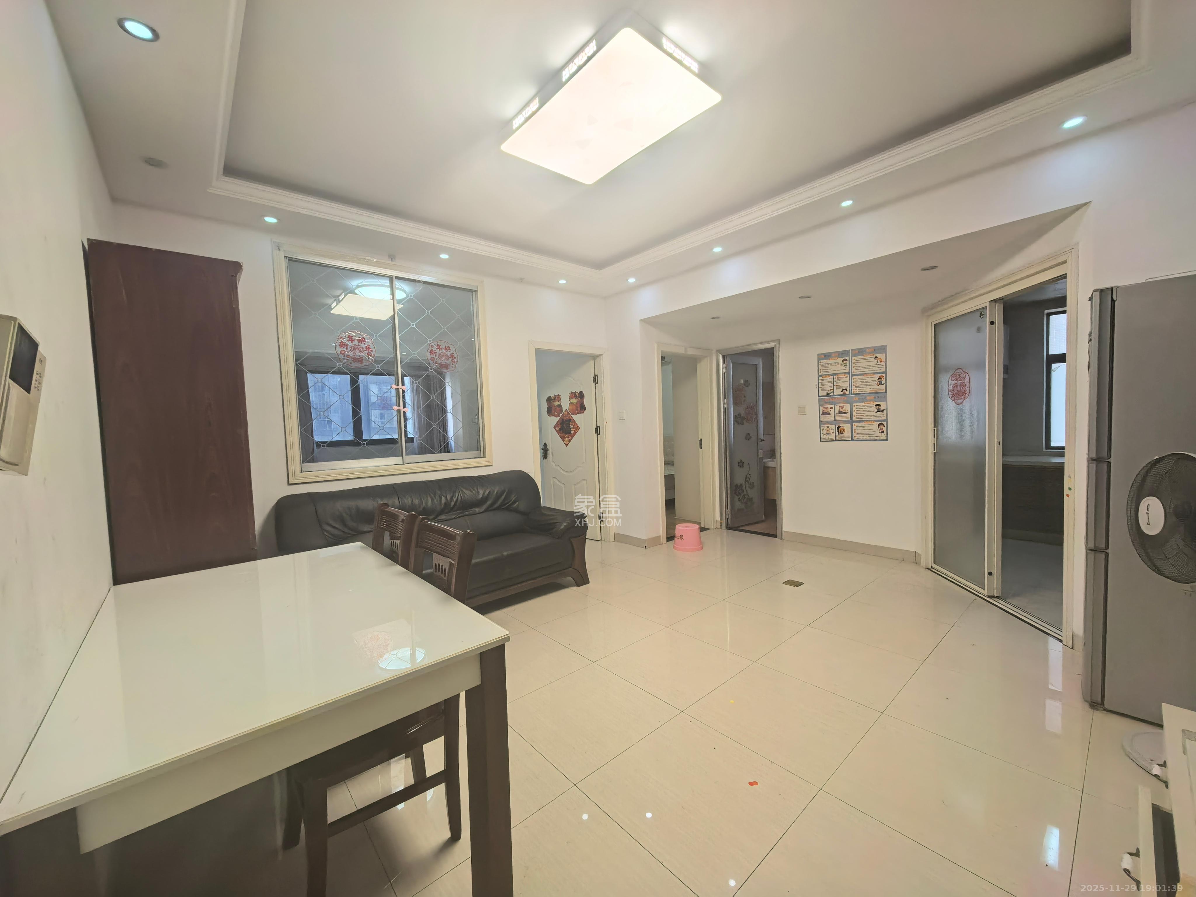 恒基凯旋门一二期  2室2厅1卫    1800.0元/月