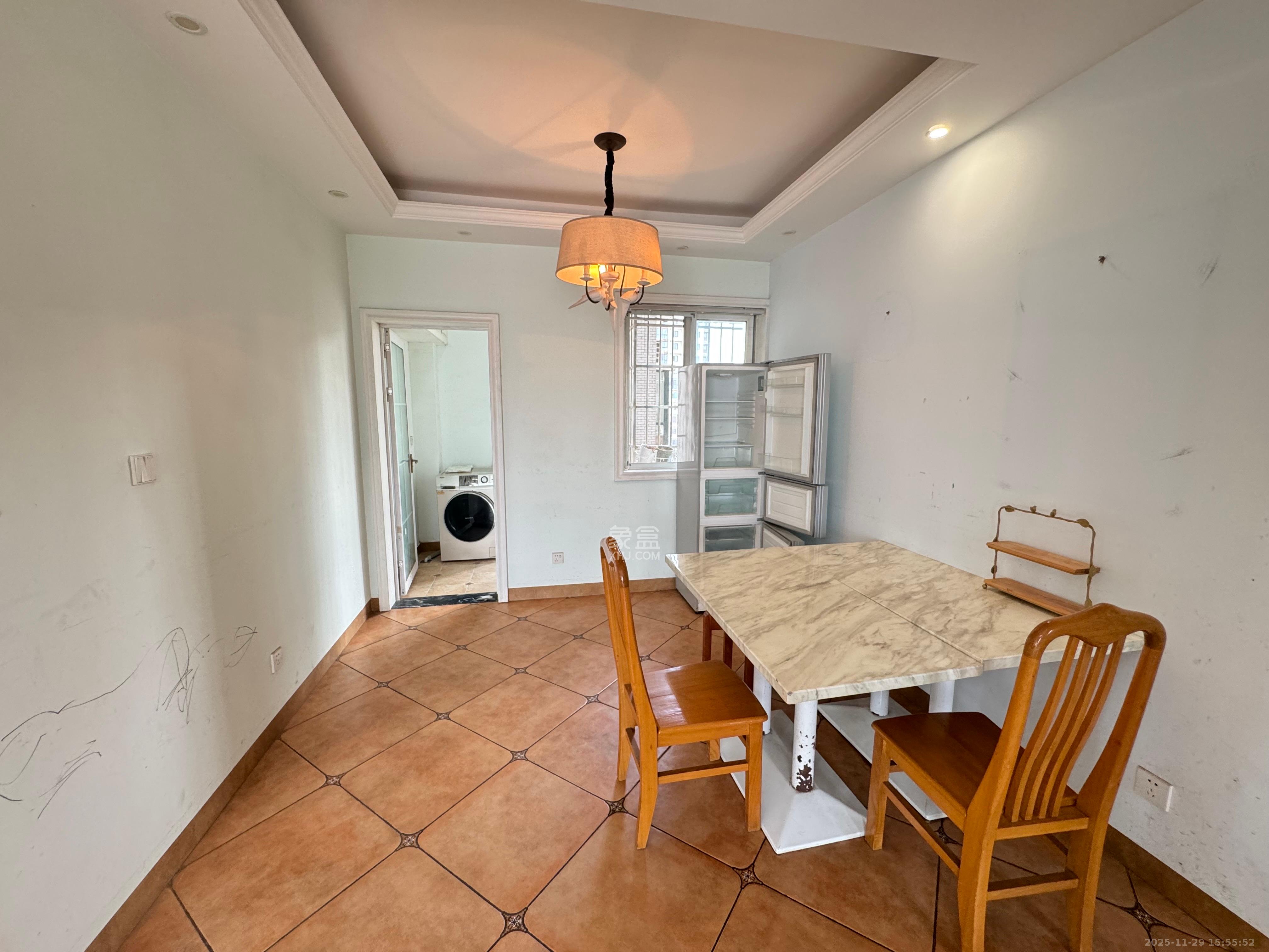 时代星城  3室2厅1卫    2200.0元/月室内图