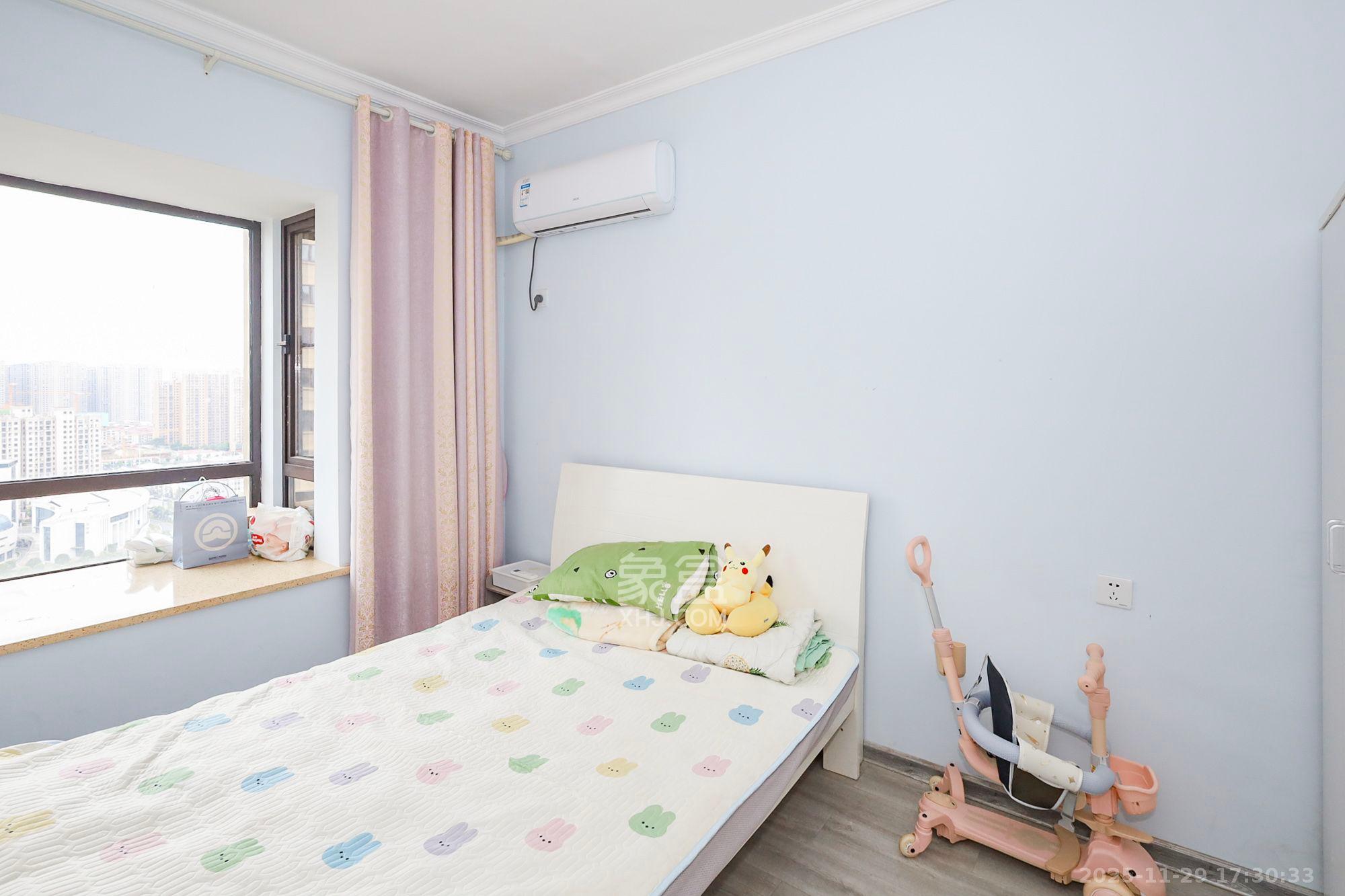 光明E城  3室2厅1卫    2000.0元/月室内图