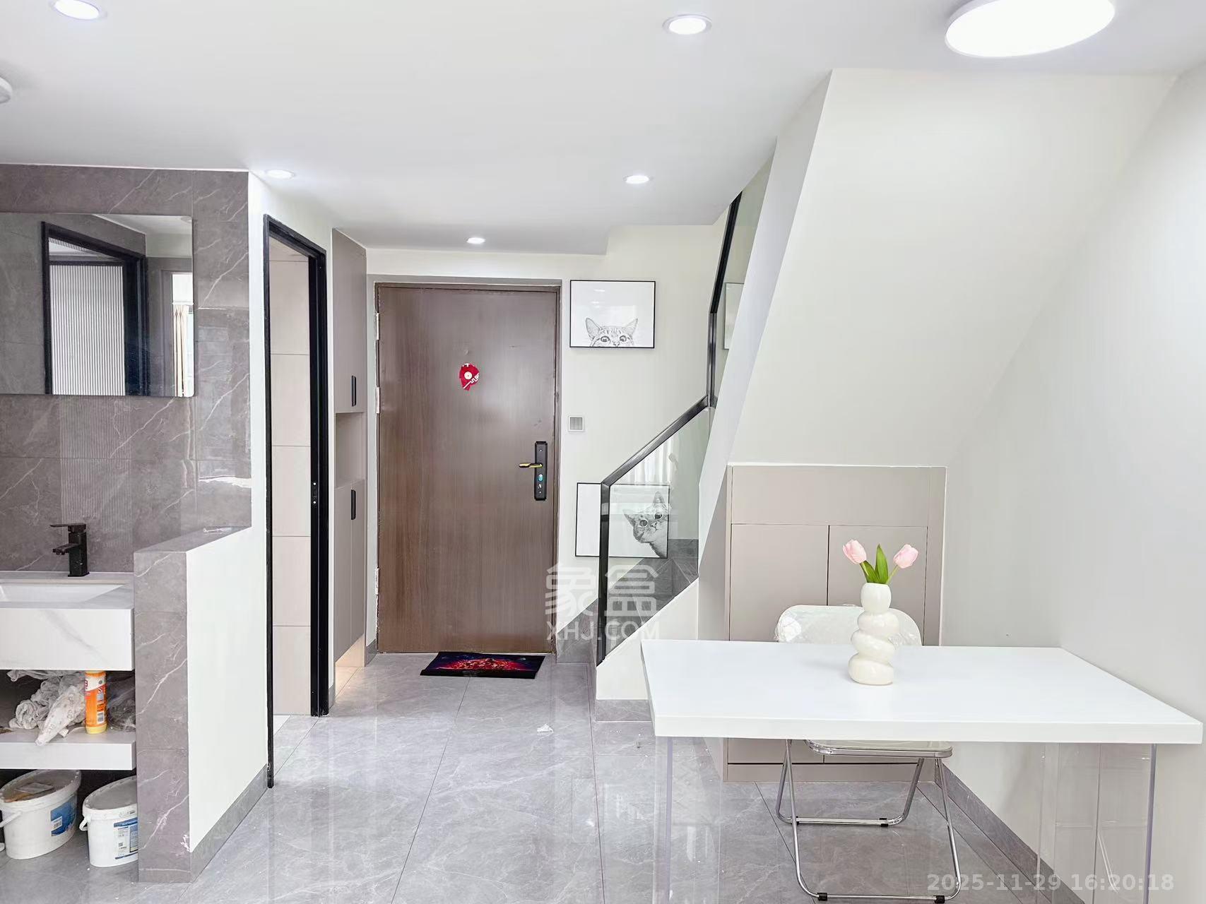 龙湖铂金岛  2室2厅1卫    3000.0元/月室内图