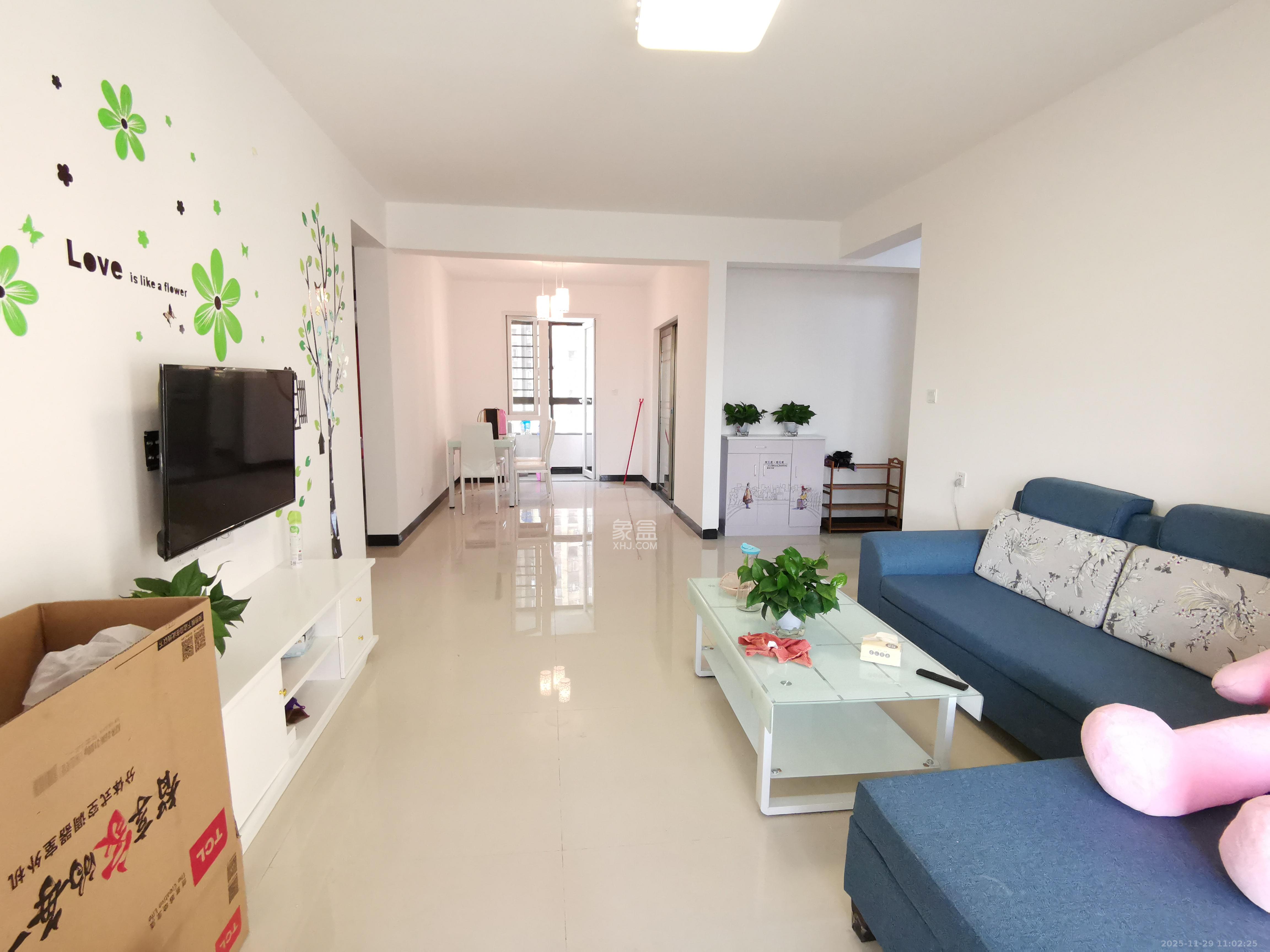 金地格林公馆  3室1厅2卫    3000.0元/月