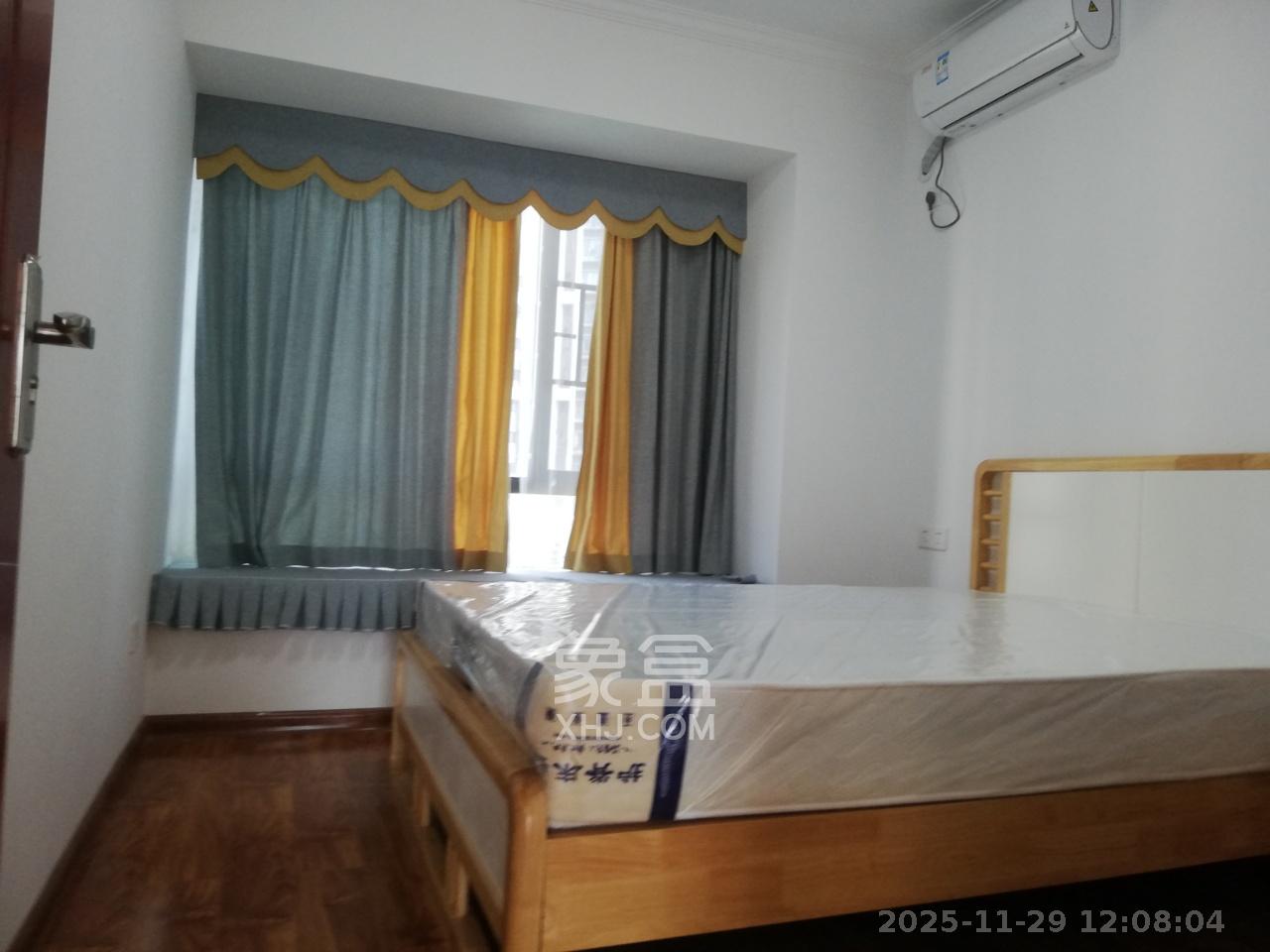 汇金城/嘉华城（二期、三期）  4室2厅2卫    3200.0元/月