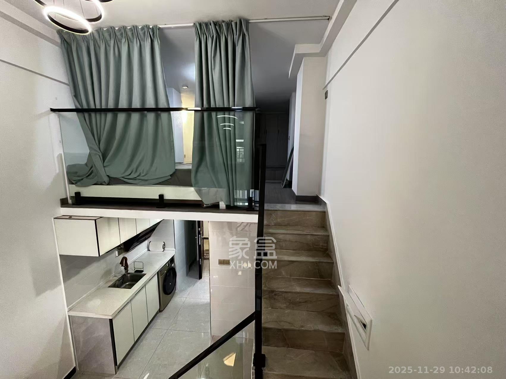 万润时光里 2室1厅1卫 2600.0元/月 万润时光里 2室1厅1卫 2600.0元/月室内图