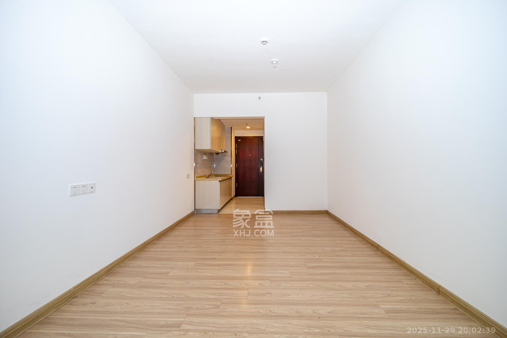 新长海漓湘悦 1室1厅1卫 20.0万 新长海漓湘悦 1室1厅1卫 20.0万客厅