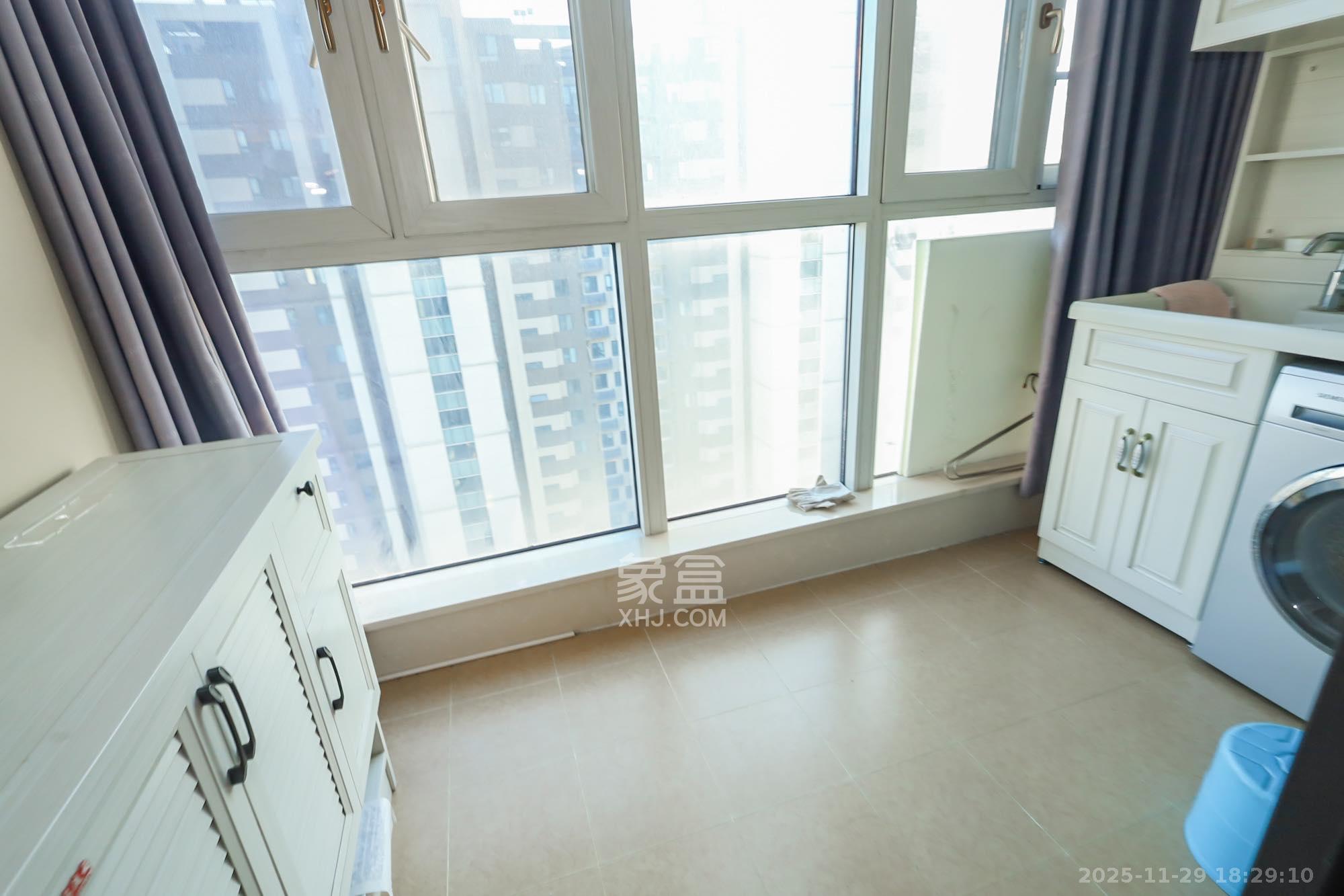 万科里金域国际 3室2厅2卫 3500.0元/月 万科里金域国际 3室2厅2卫 3500.0元/月室内图