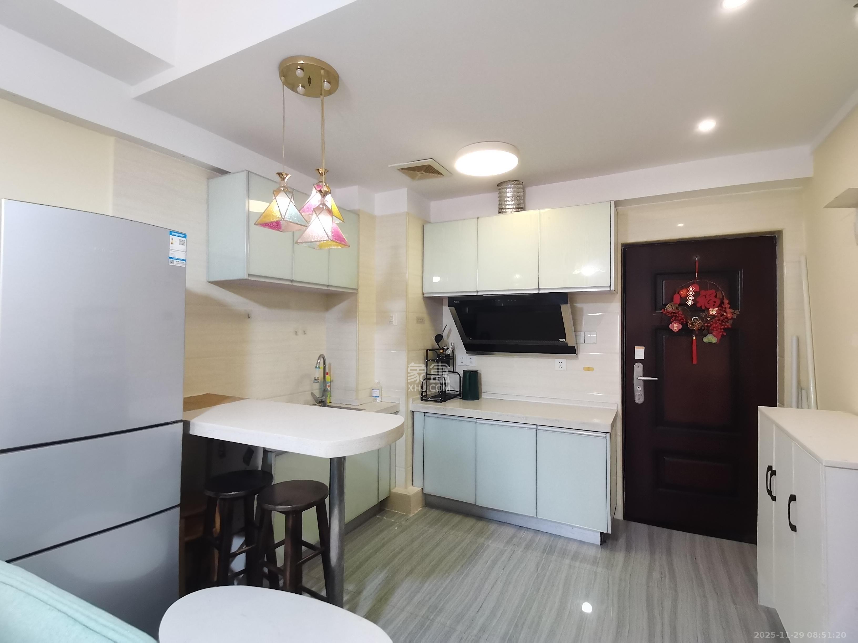 中建芙蓉嘉苑 1室1厅1卫 1350.0元/月 中建芙蓉嘉苑 1室1厅1卫 1350.0元/月室内图