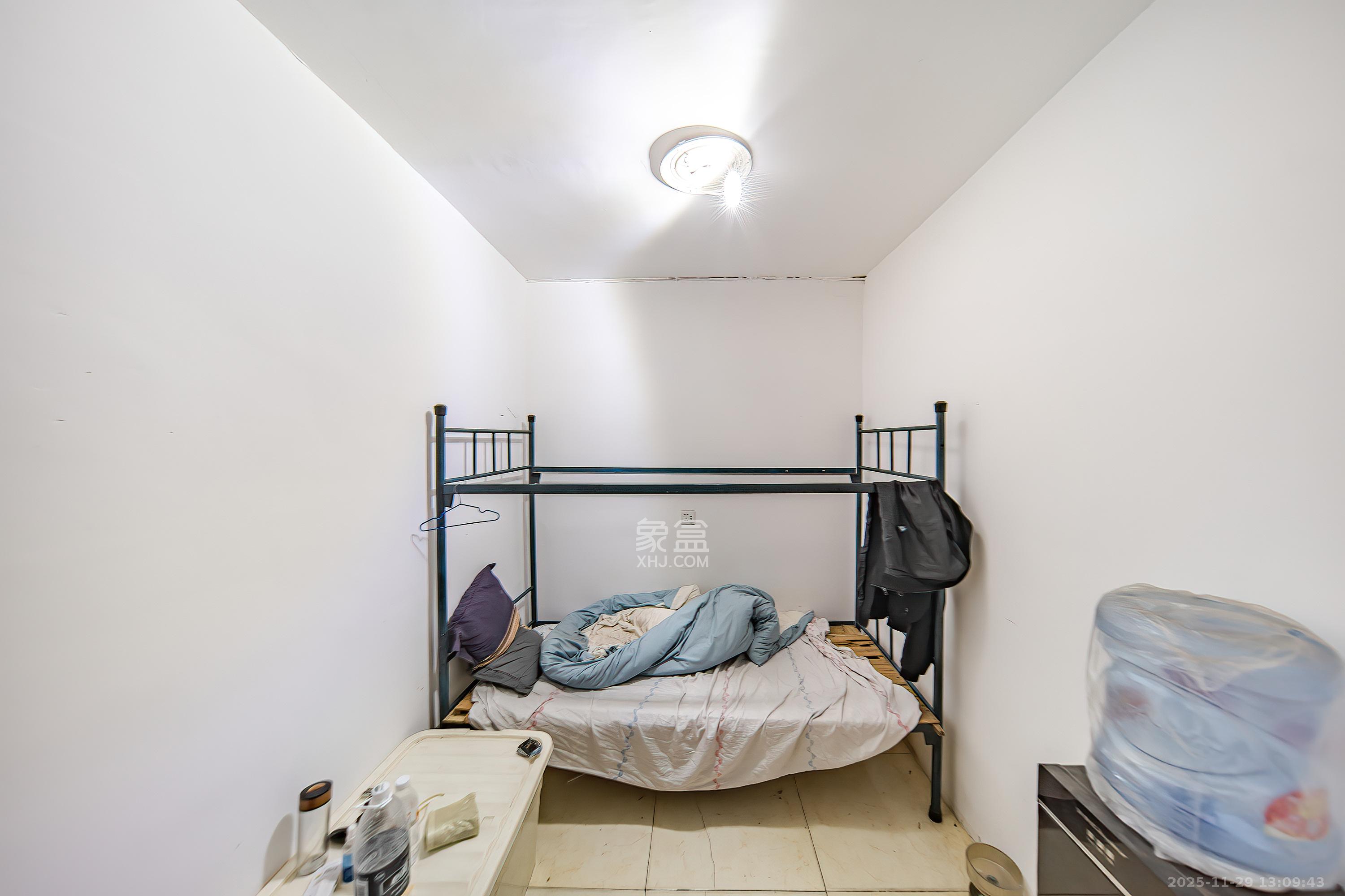 上麻园岭散盘 3室2厅1卫 63.8万 上麻园岭散盘 3室2厅1卫 63.8万卧室