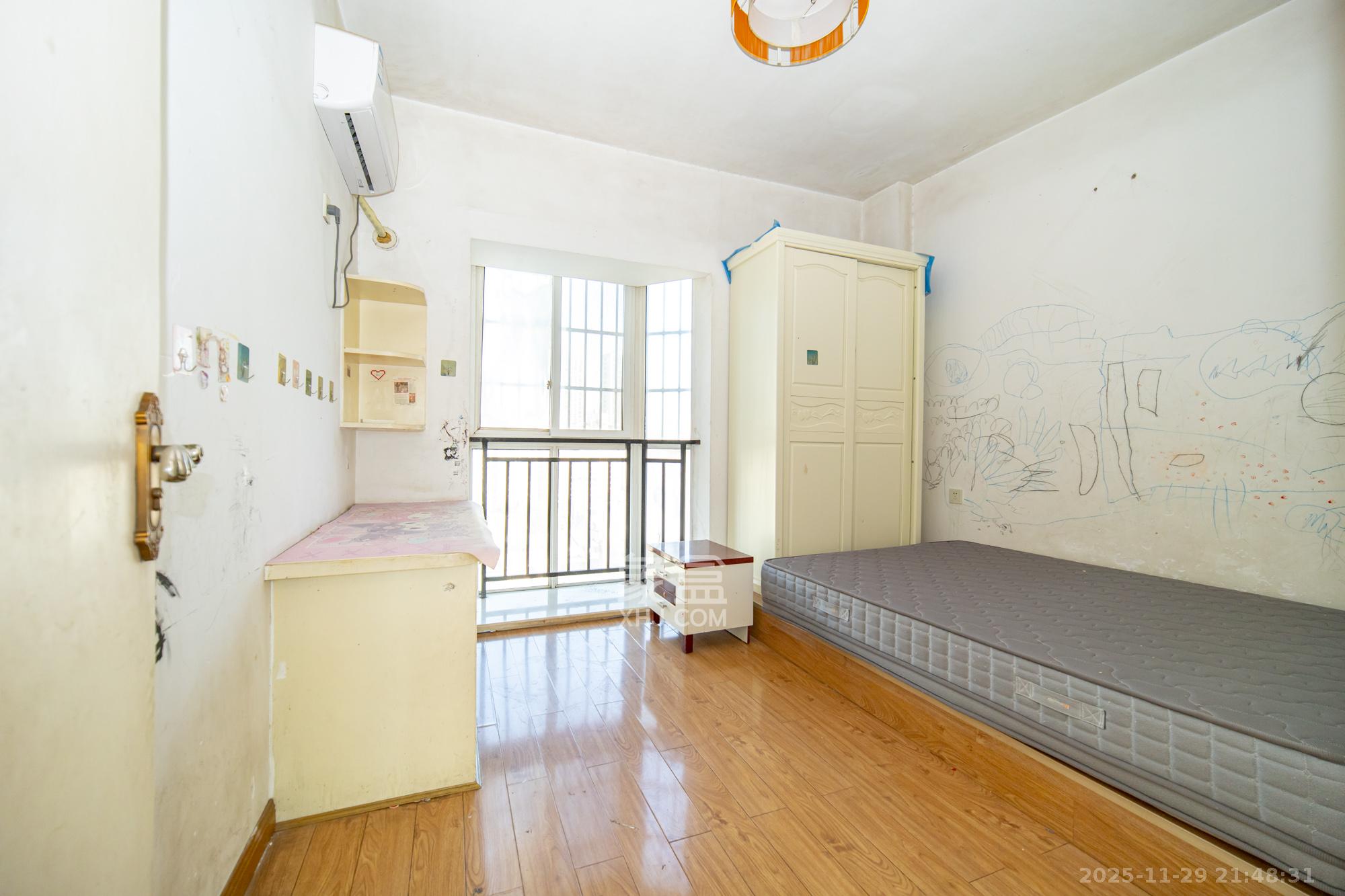 幸福洋房 3室2厅2卫 60.0万 幸福洋房 3室2厅2卫 60.0万卧室