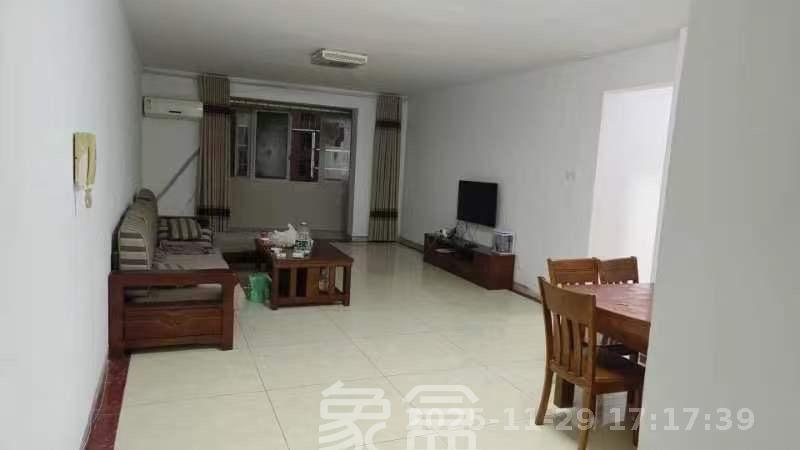 玛依拉山庄  3室2厅2卫    2800.0元/月室内图