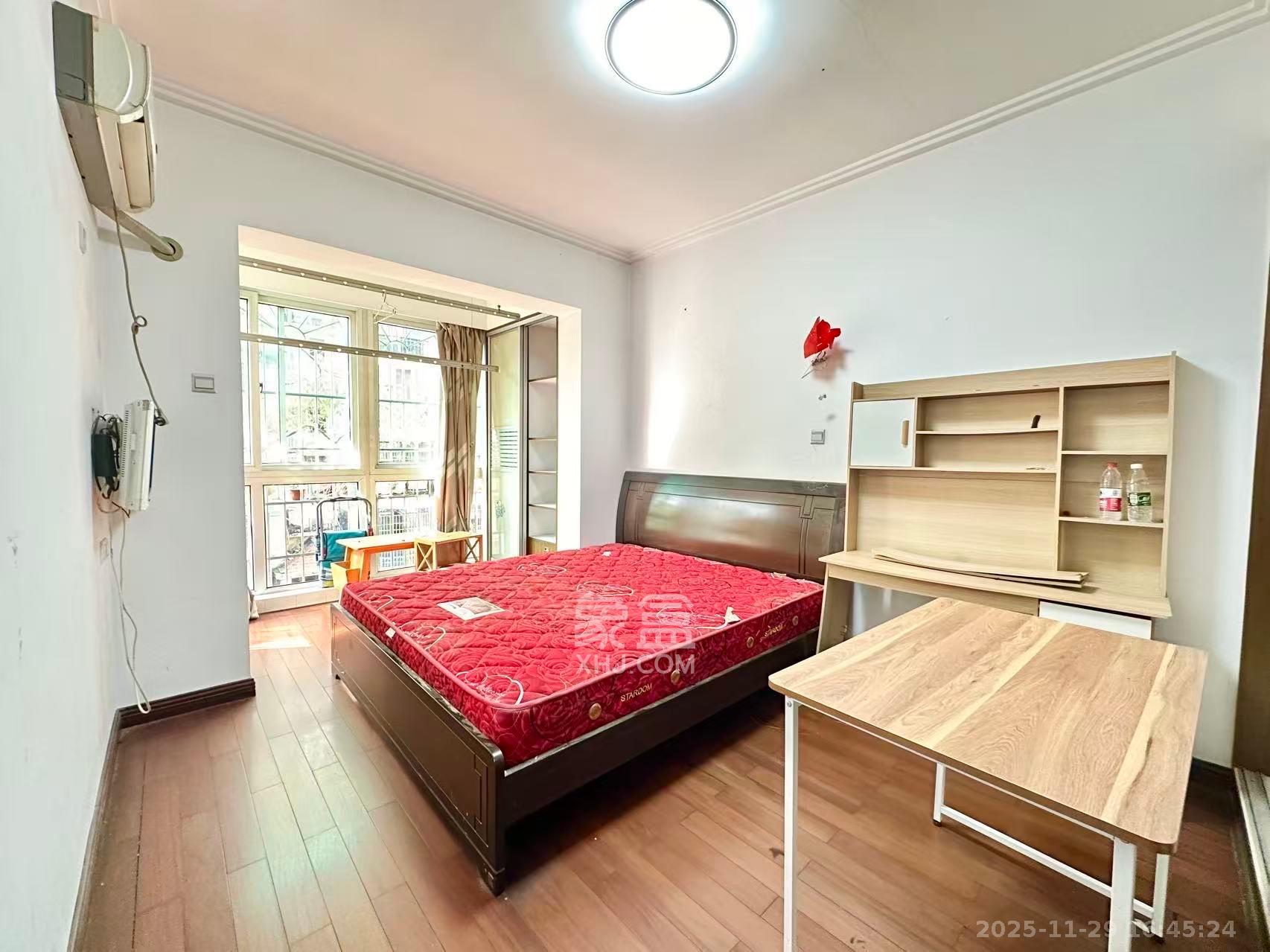 金帆小区 4室2厅2卫 2000.0元/月 金帆小区 4室2厅2卫 2000.0元/月室内图