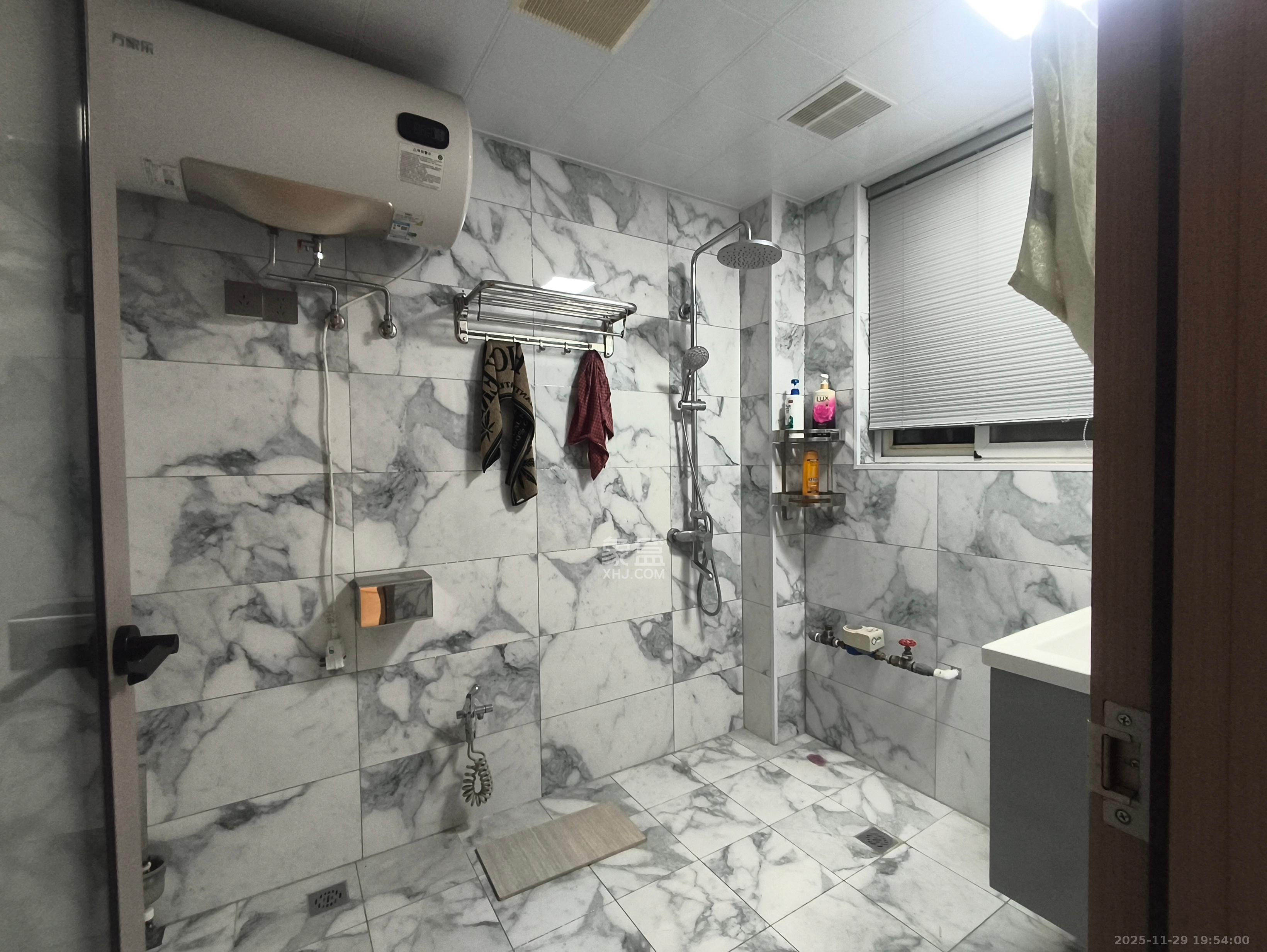 锦绣家园 4室2厅2卫 4000.0元/月 锦绣家园 4室2厅2卫 4000.0元/月室内图