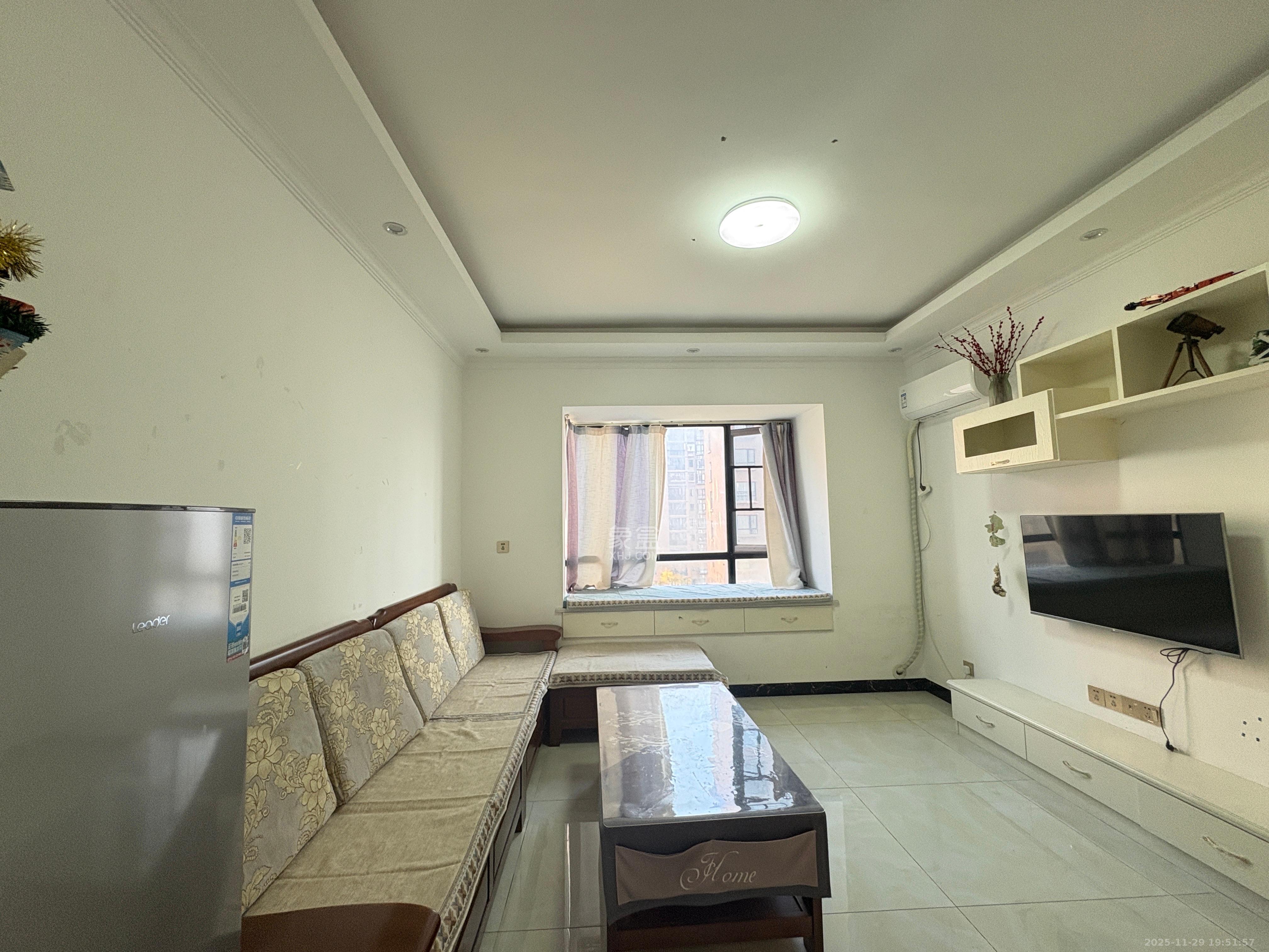 麓谷明珠  2室2厅1卫    2000.0元/月