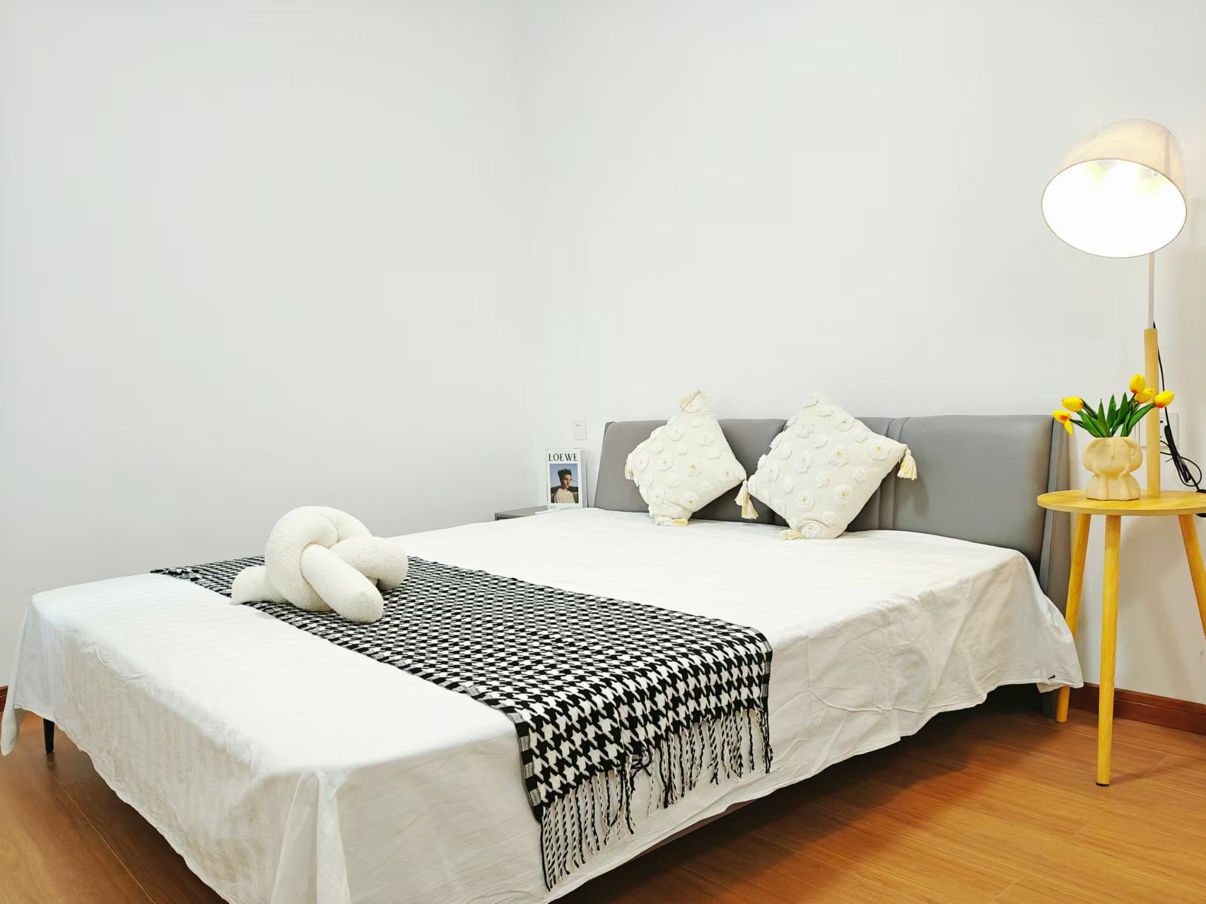 长湖新村  2室2厅1卫    2000.0元/月室内图