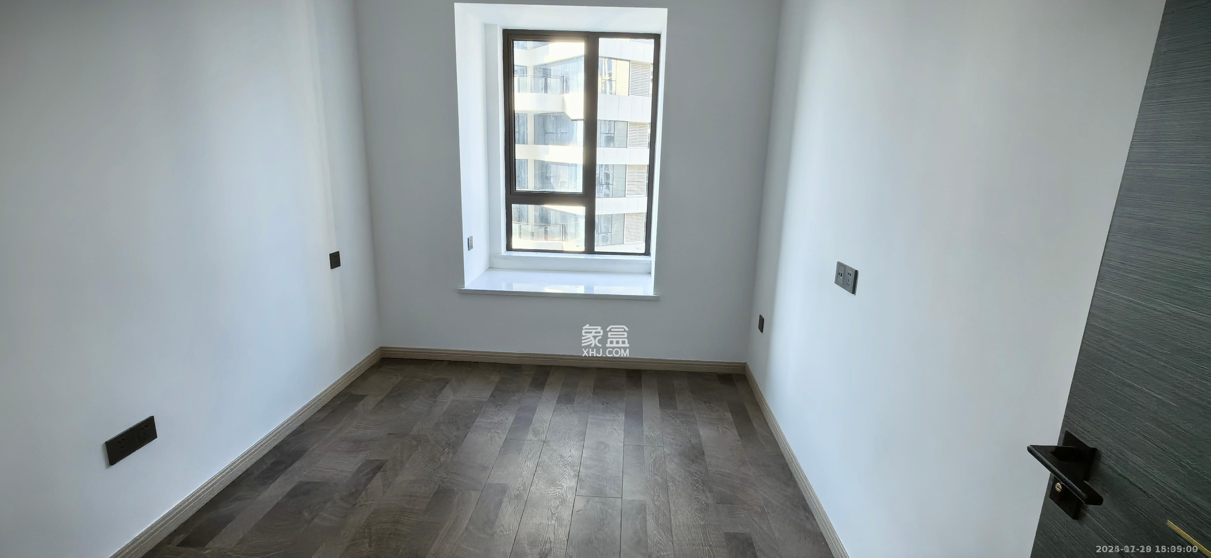 臻园  4室2厅2卫    4800.0元/月