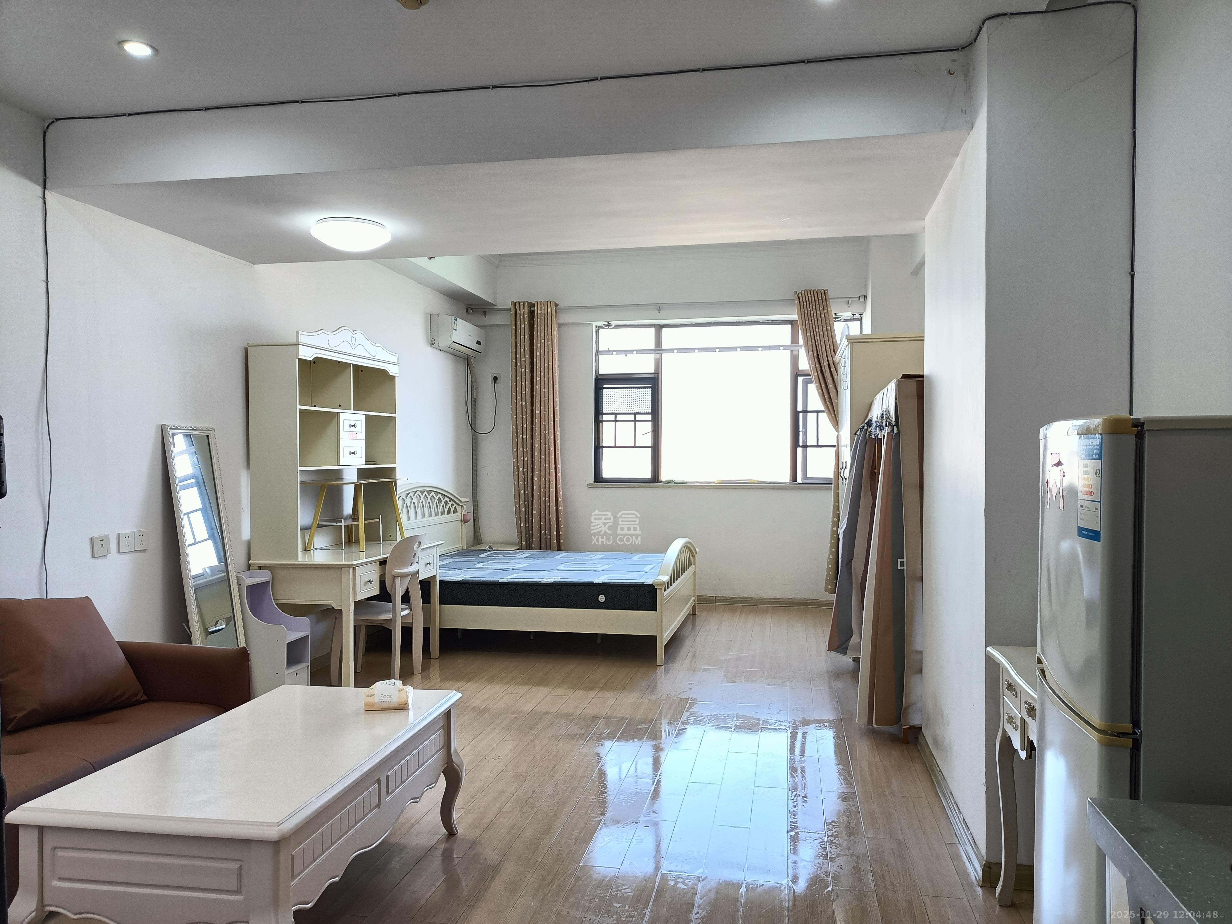 昊天大厦  1室1厅1卫    2000.0元/月室内图