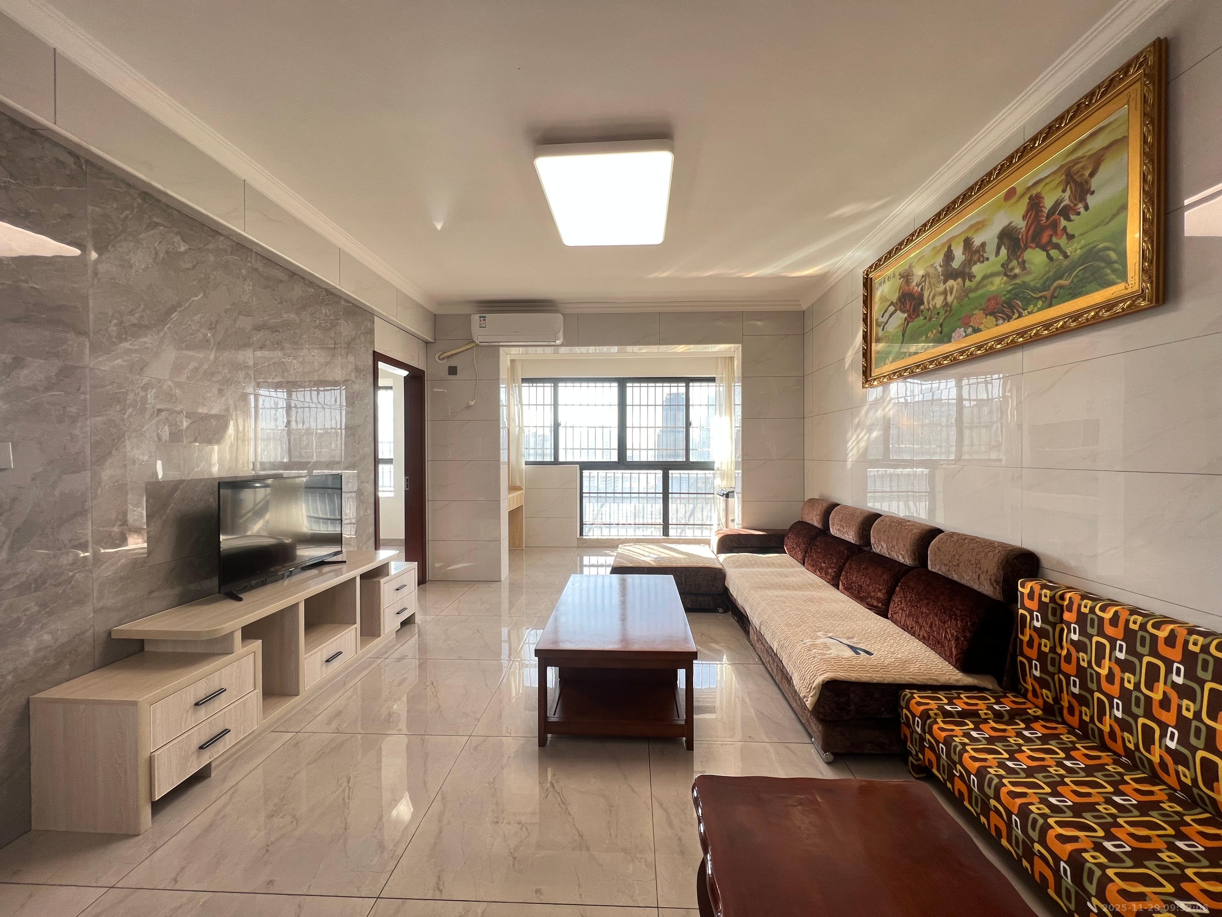 岳鞍阁小区  2室2厅1卫    1800.0元/月