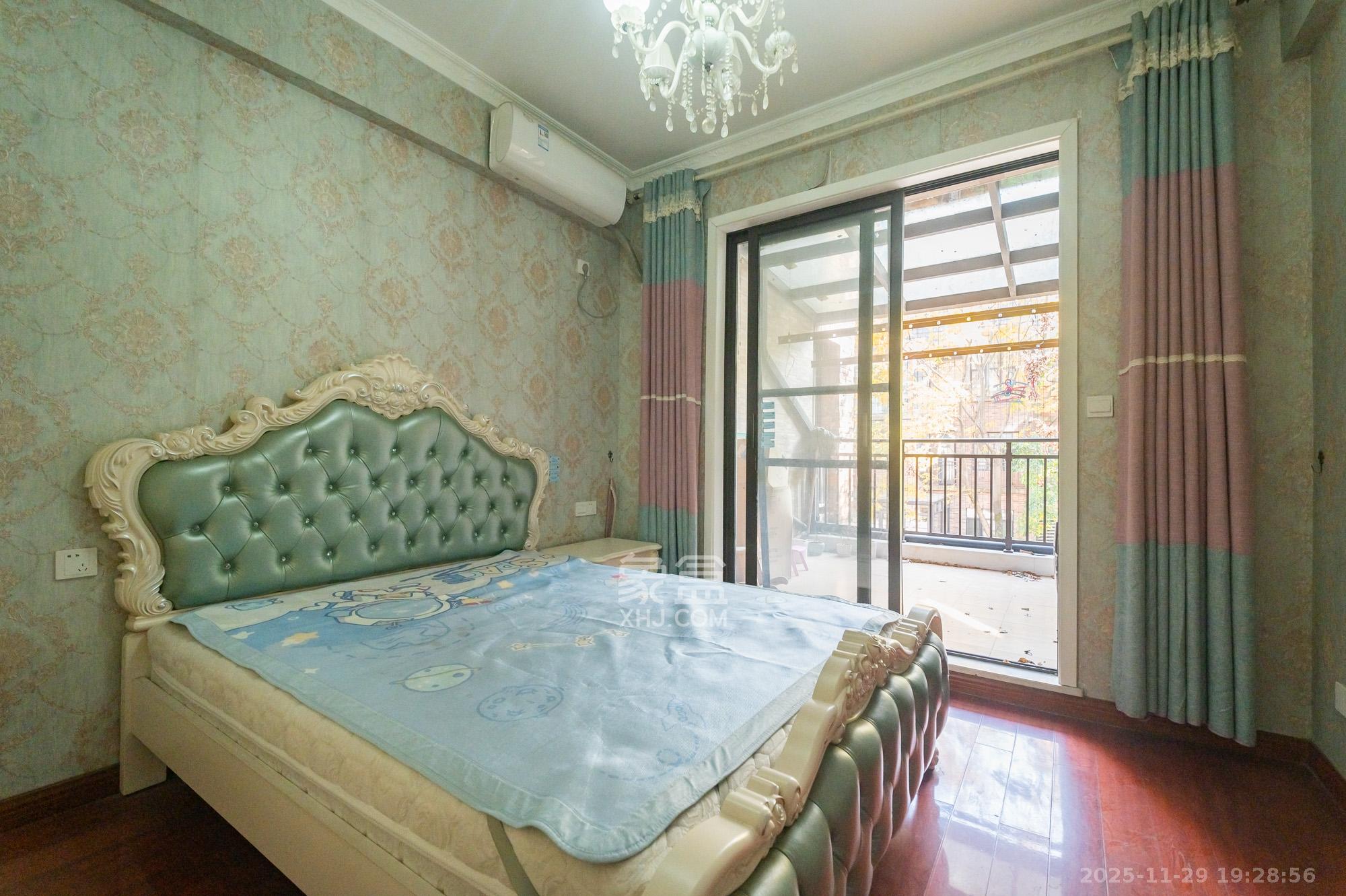 星湖湾一期洋房 5室2厅2卫 150.0万 星湖湾一期洋房 5室2厅2卫 150.0万卧室