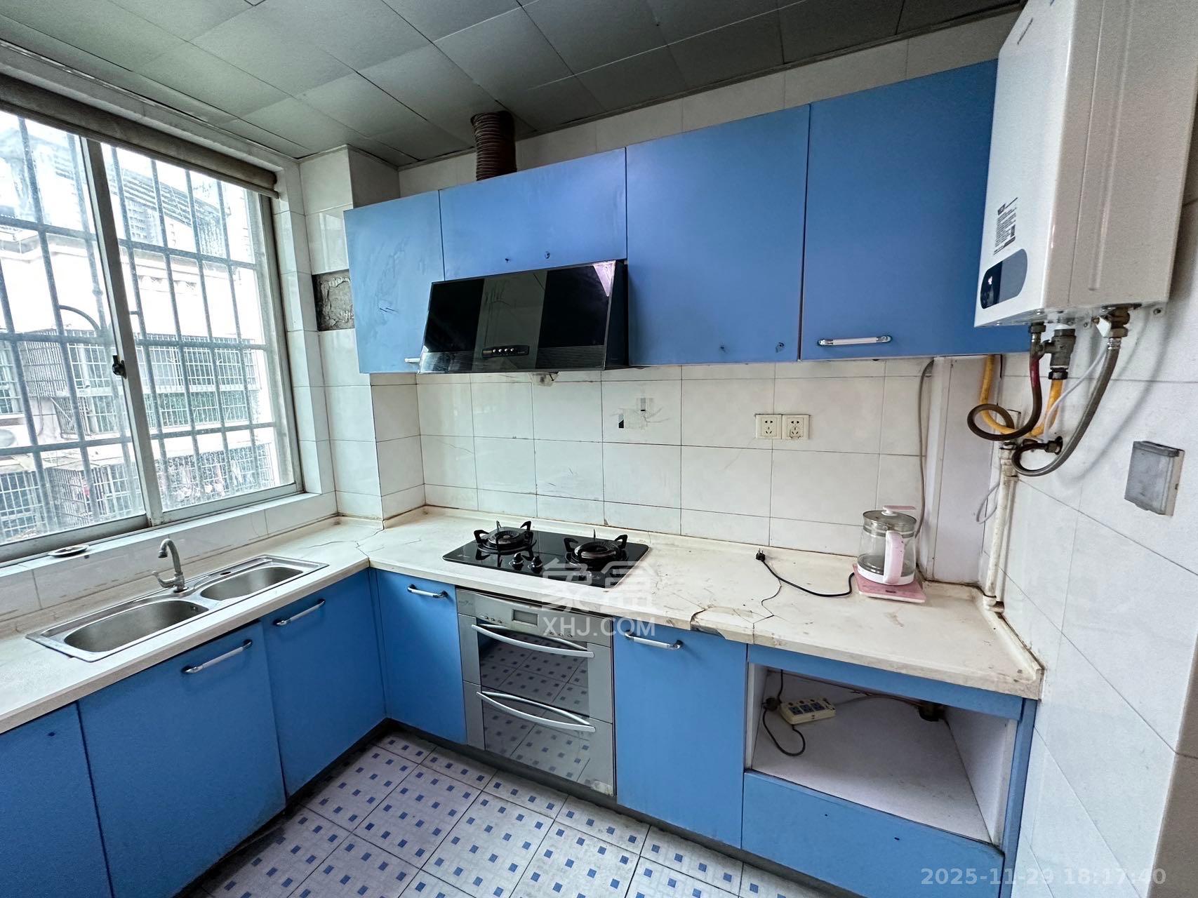 中南汽车世界 2室1厅1卫 1100.0元/月 中南汽车世界 2室1厅1卫 1100.0元/月室内图