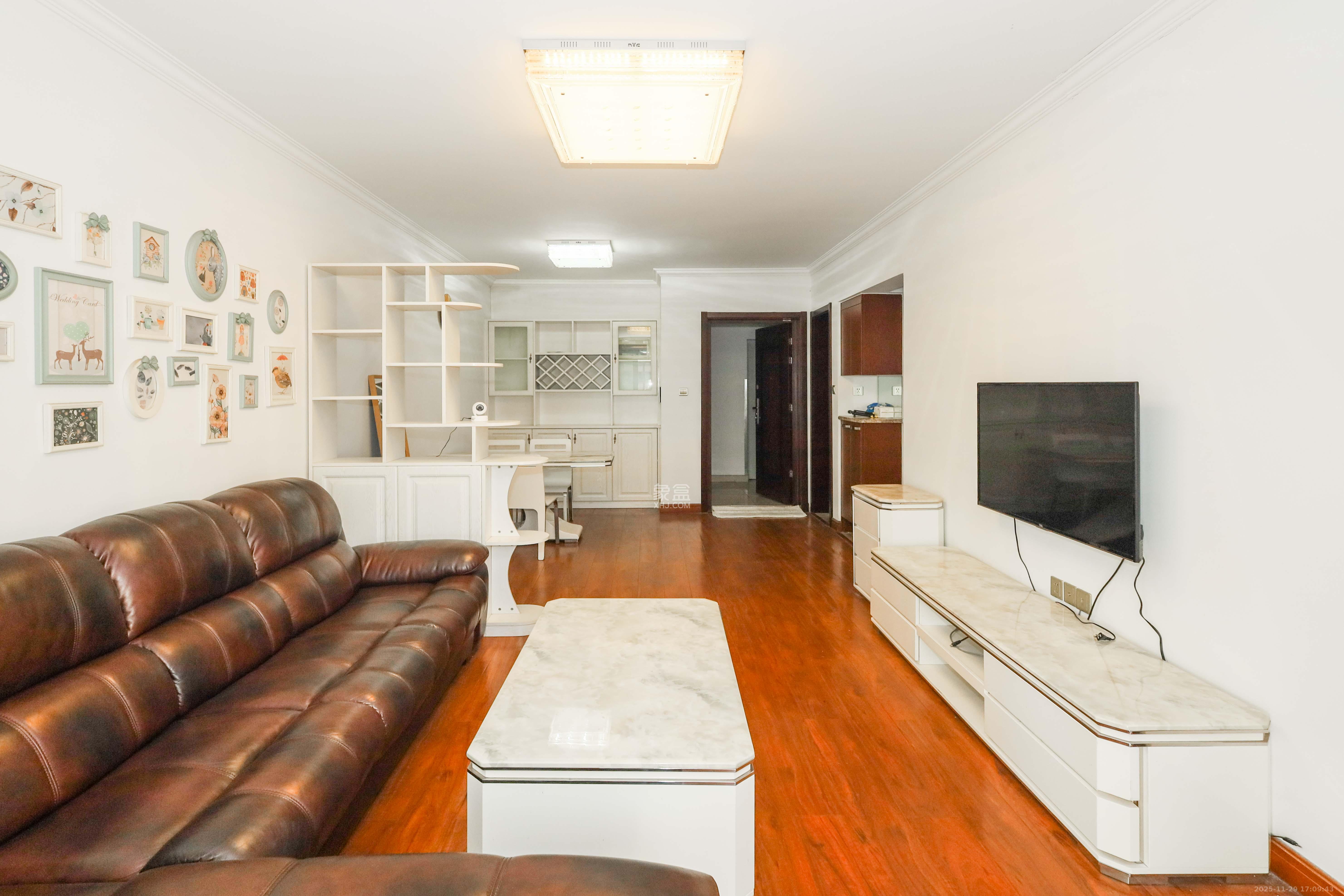 好莱城(弘德西街) 2室2厅1卫 65.8万 好莱城(弘德西街) 2室2厅1卫 65.8万客厅