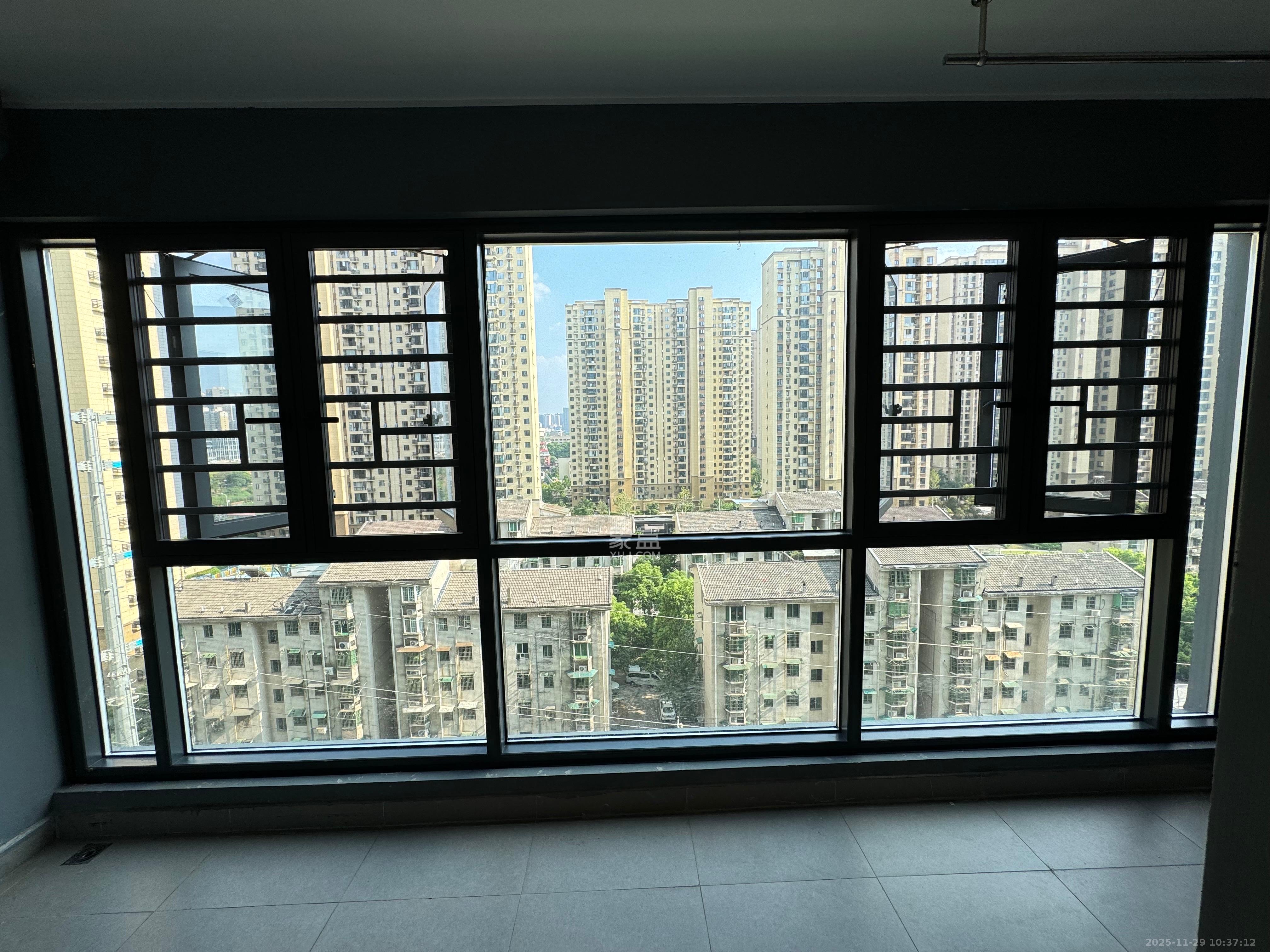 旭辉雨花郡 4室2厅2卫 4400.0元/月 旭辉雨花郡 4室2厅2卫 4400.0元/月室内图