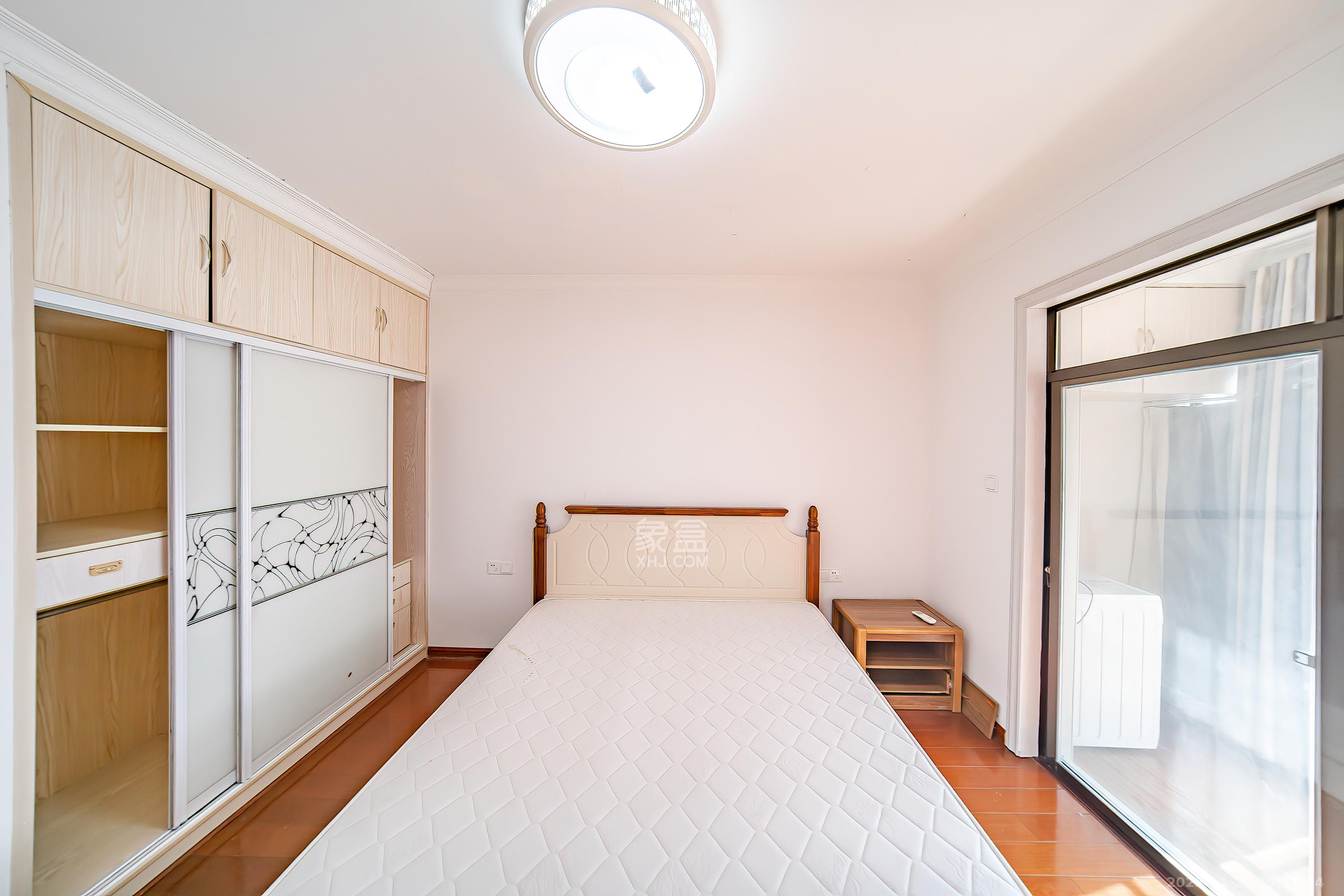 四方水岸(世方水岸)  1室2厅1卫    69.8万卧室