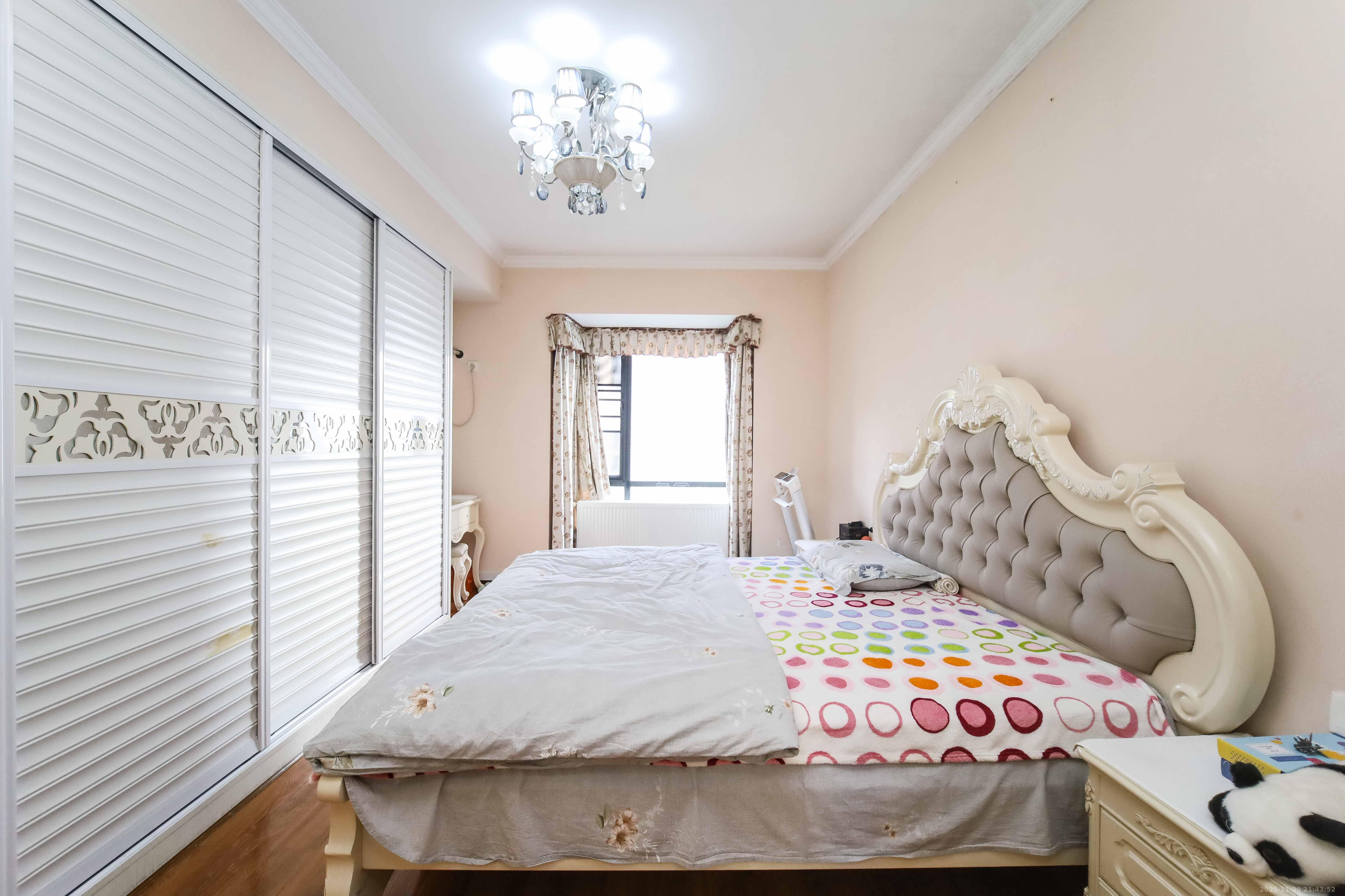 辉煌国际城一期 3室2厅2卫 110.0万 辉煌国际城一期 3室2厅2卫 110.0万卧室