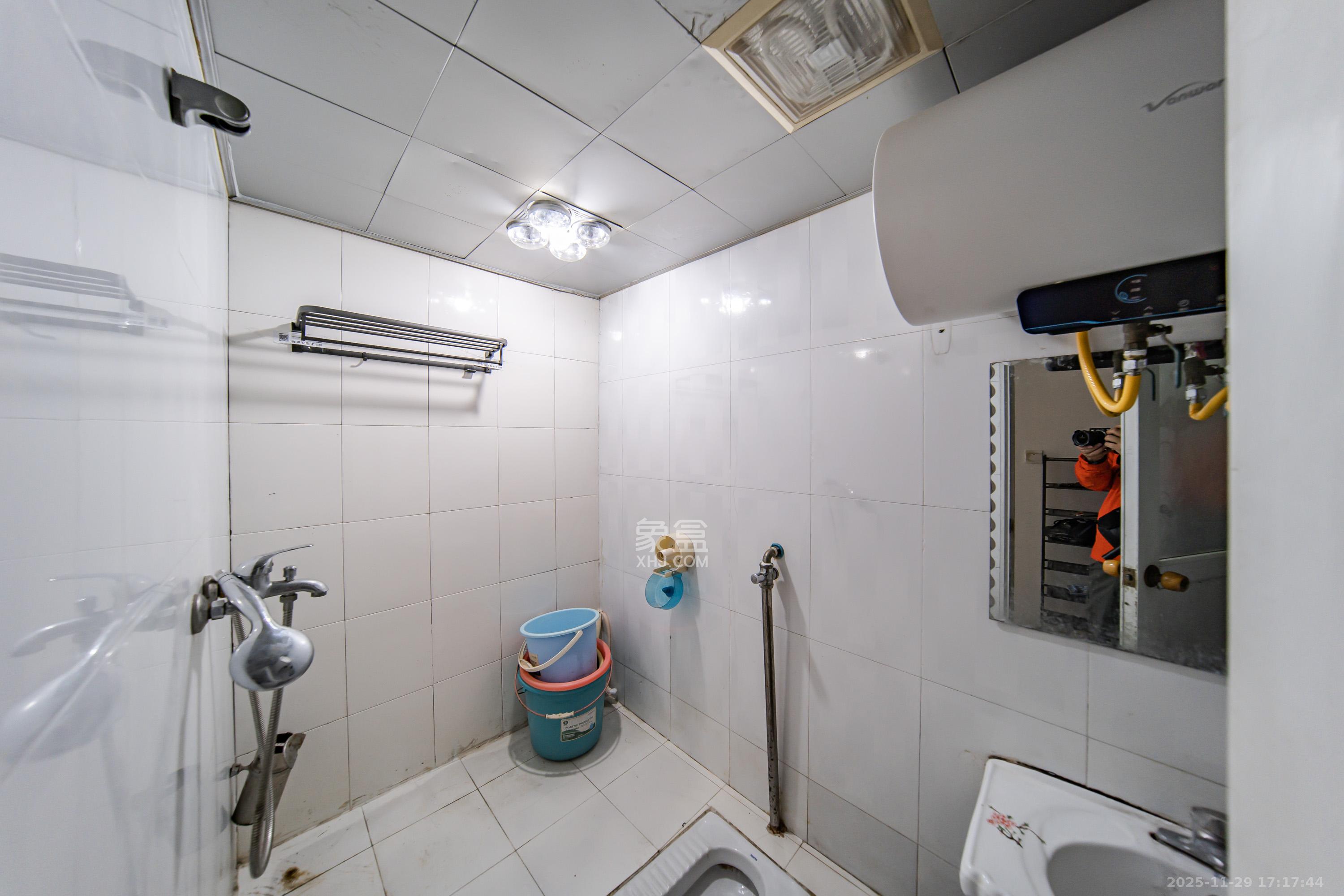 阳光100二期  1室1厅1卫    1700.0元/月室内图