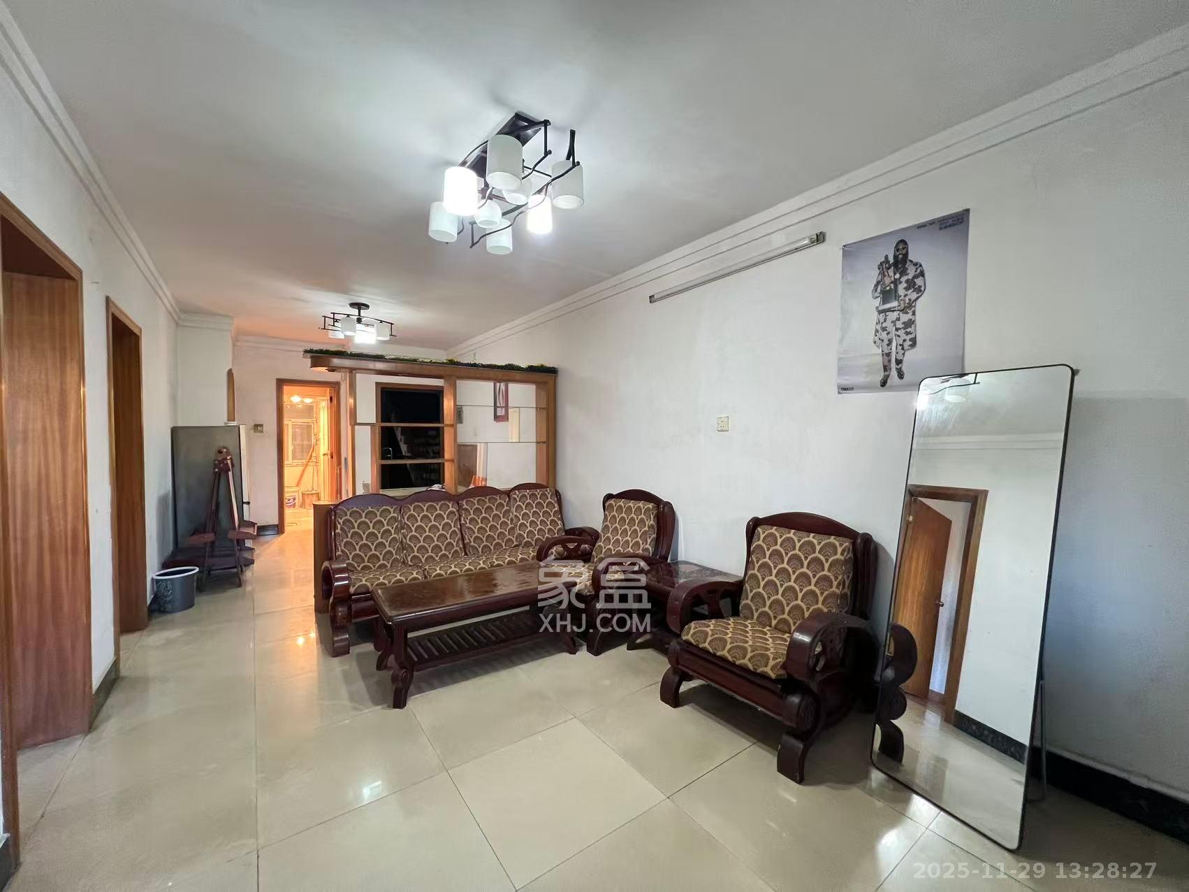 友园山庄 2室2厅1卫 1700.0元/月 友园山庄 2室2厅1卫 1700.0元/月室内图