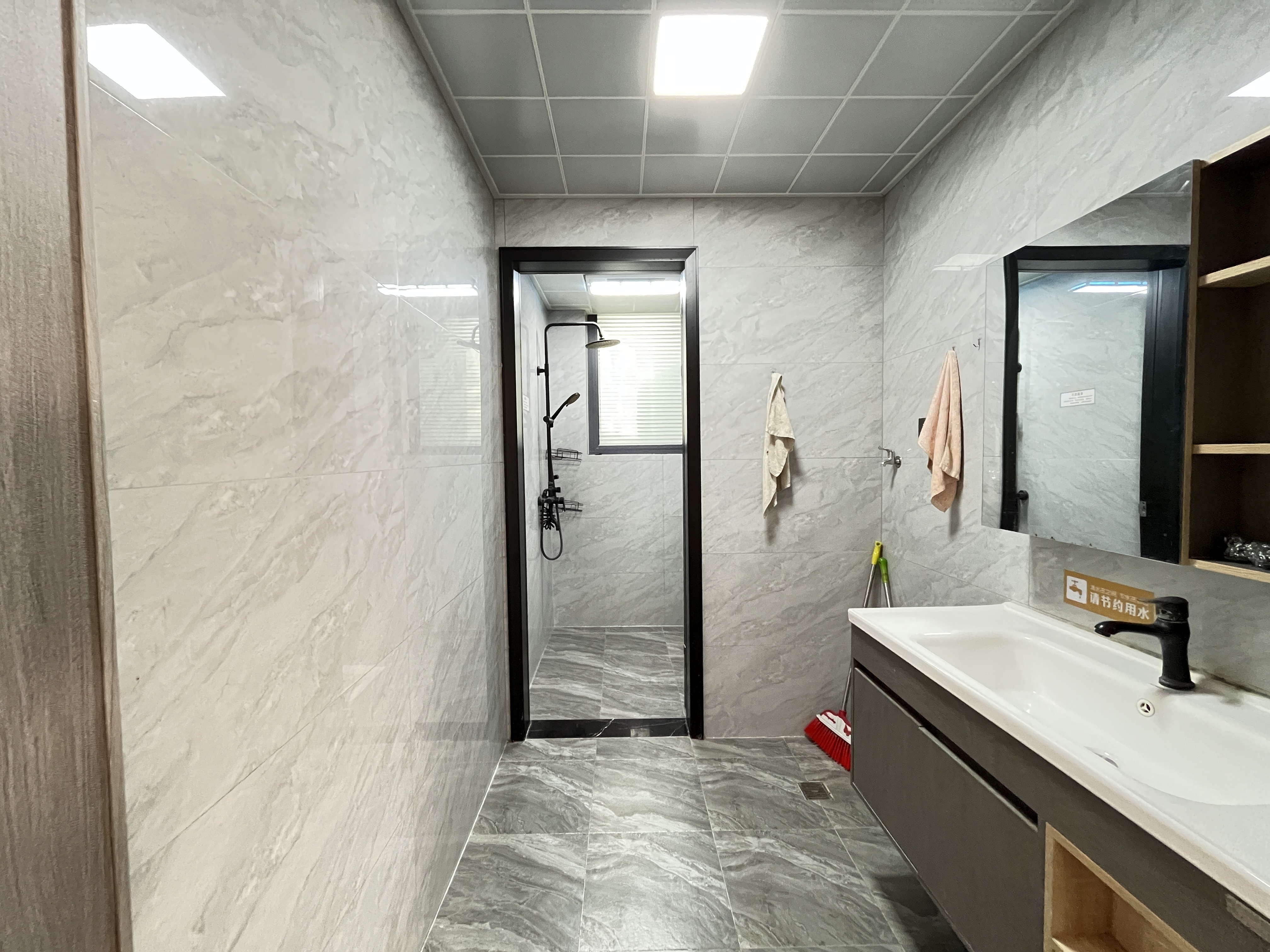 靛达广场 3室2厅2卫 2480.0元/月 靛达广场 3室2厅2卫 2480.0元/月室内图