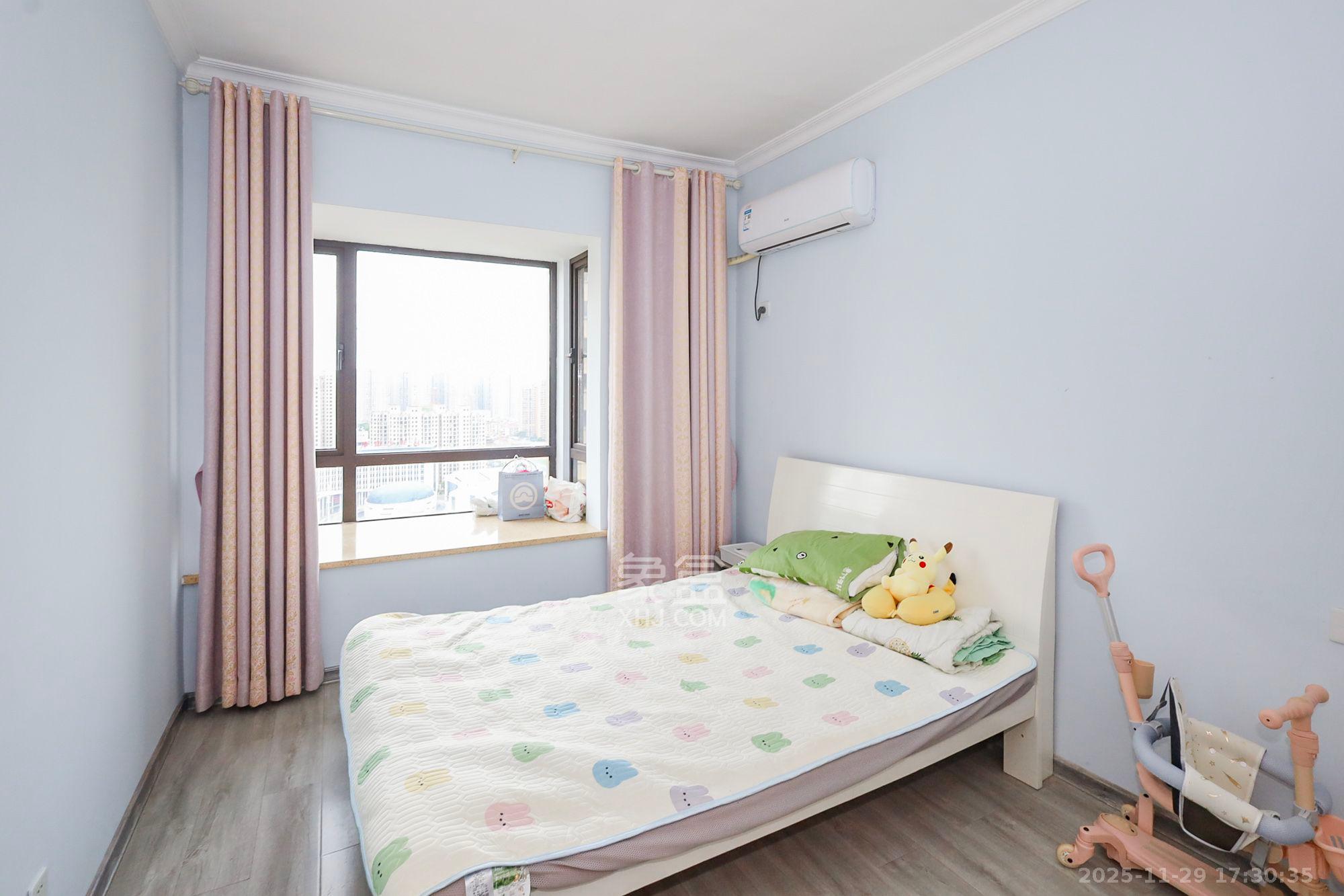 光明E城  3室2厅1卫    2000.0元/月室内图