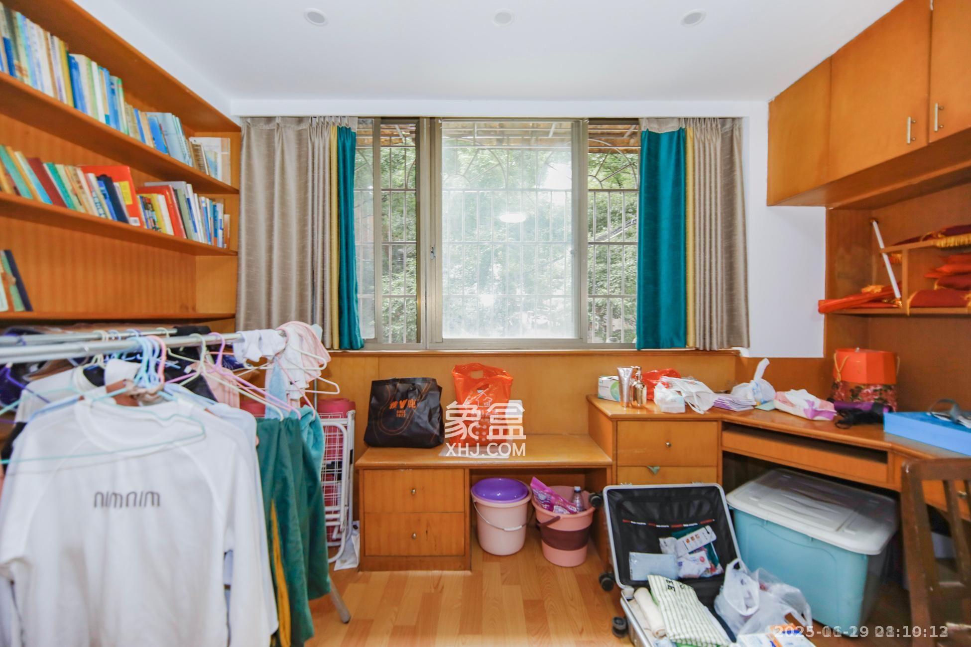 中建五局信和苑一区  1室1厅1卫    1500.0元/月室内图