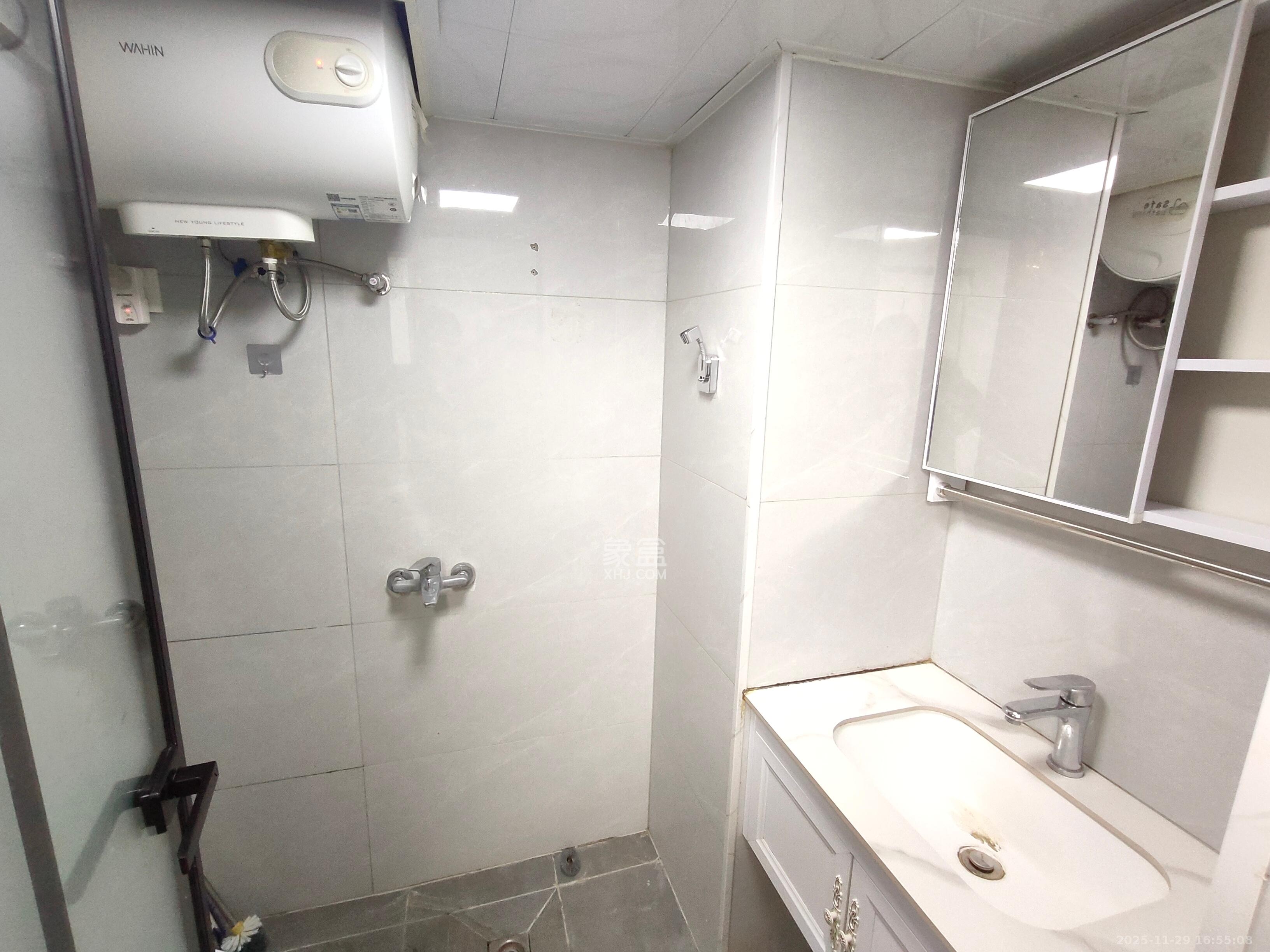 力高凤凰新天  2室1厅1卫    2300.0元/月