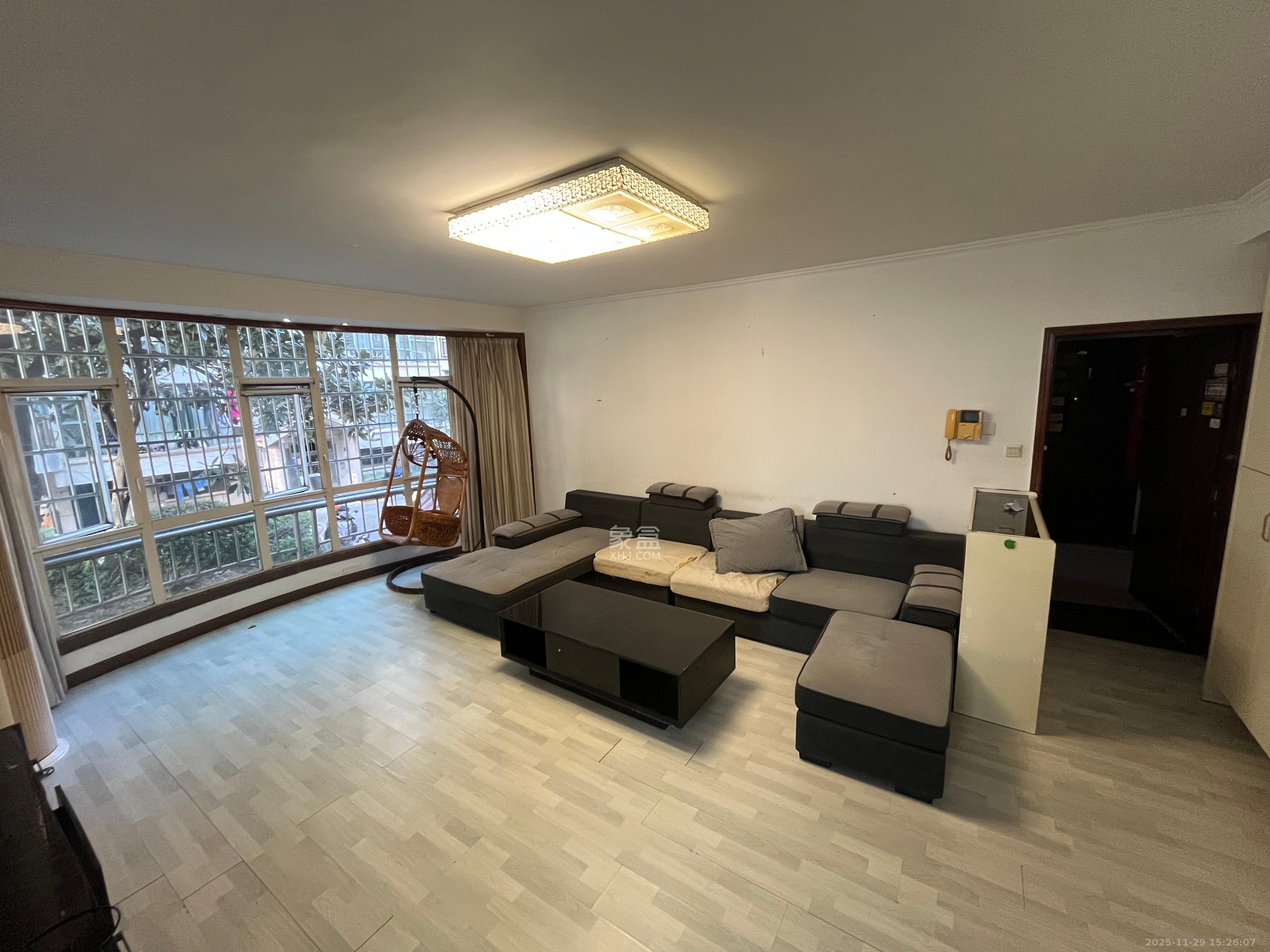 芙蓉苑 3室2厅2卫 2400.0元/月 芙蓉苑 3室2厅2卫 2400.0元/月室内图