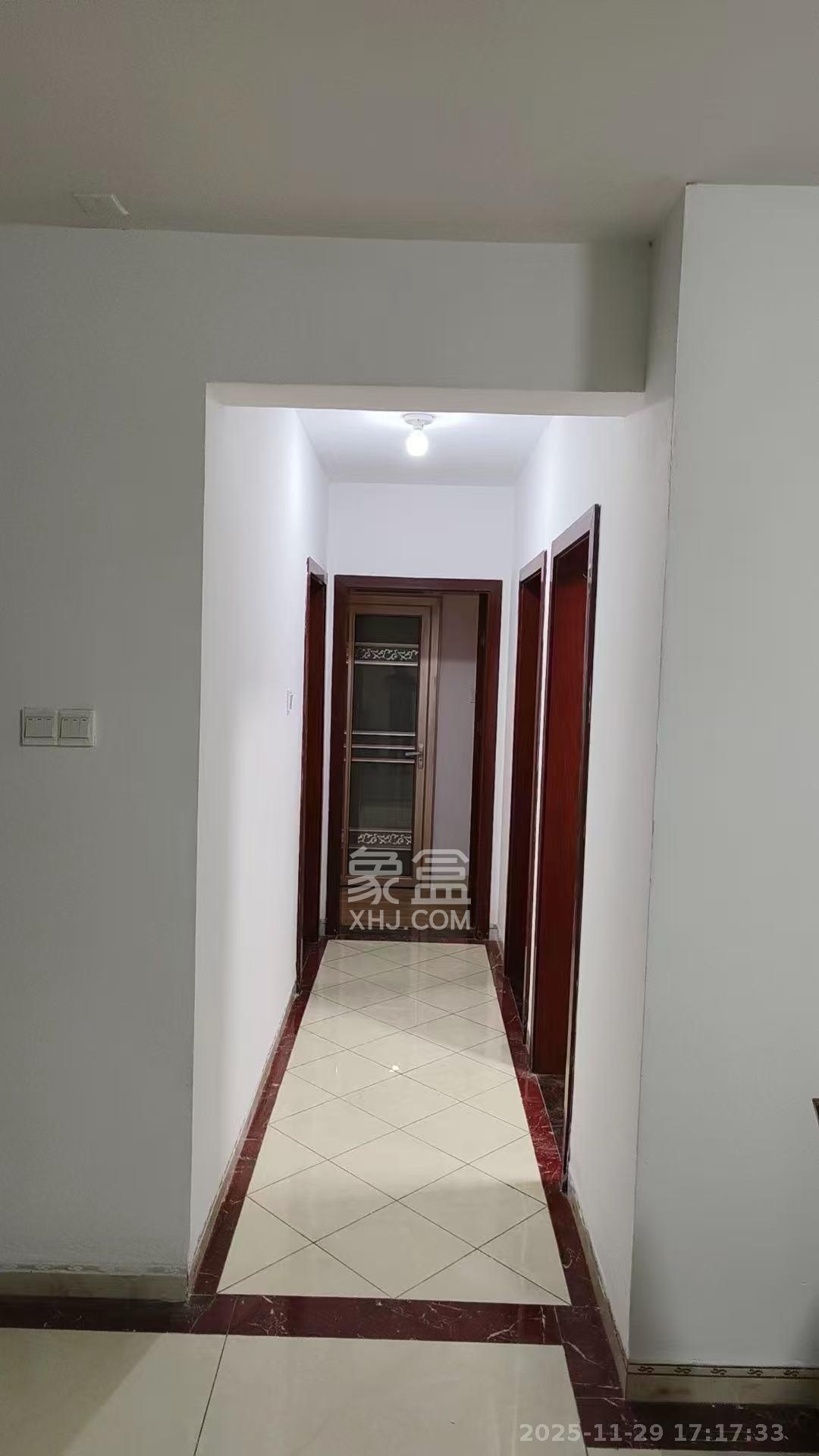 玛依拉山庄  3室2厅2卫    2800.0元/月室内图