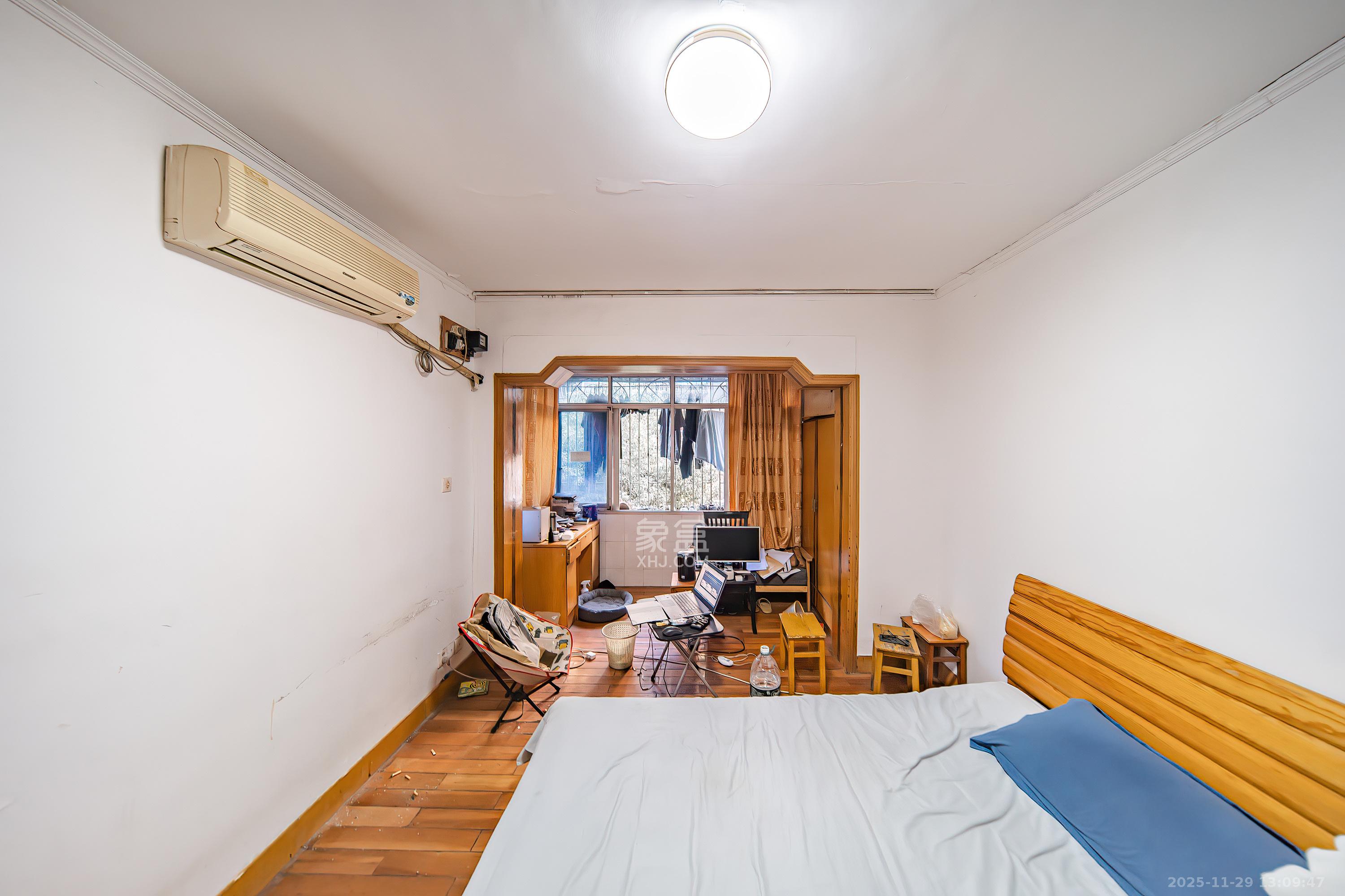 上麻园岭散盘 3室2厅1卫 63.8万 上麻园岭散盘 3室2厅1卫 63.8万卧室