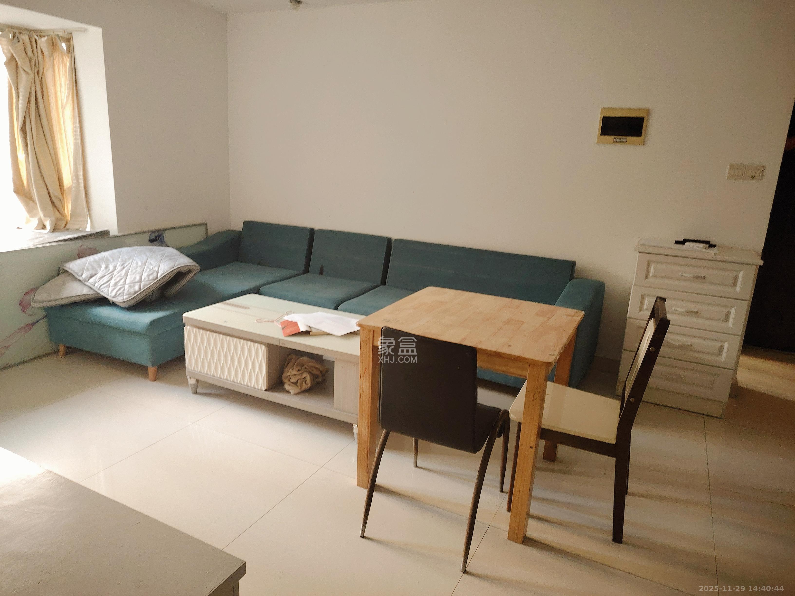 滨江君悦香邸  3室1厅1卫    2500.0元/月