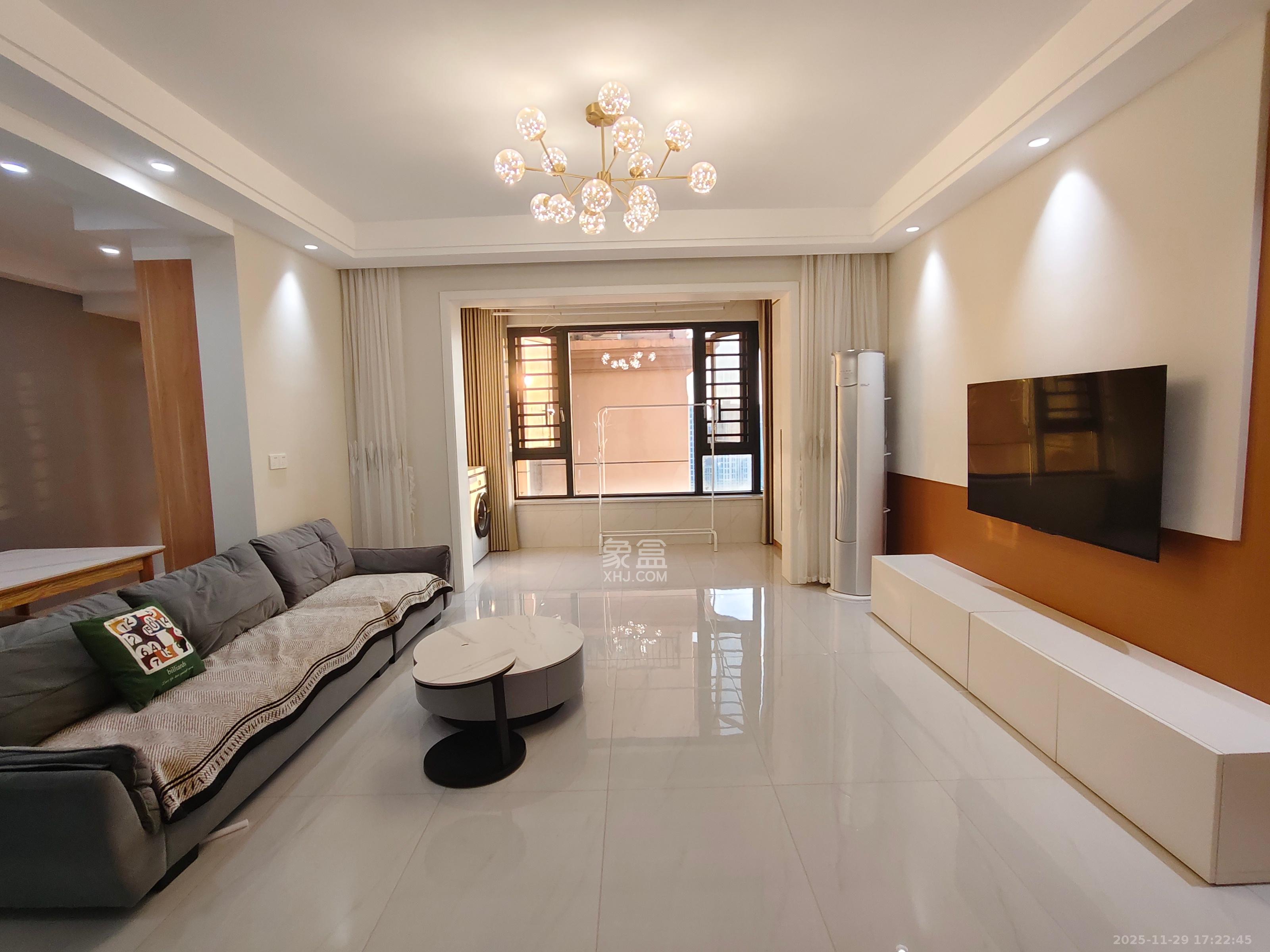 金侨城  3室2厅1卫    2000.0元/月室内图