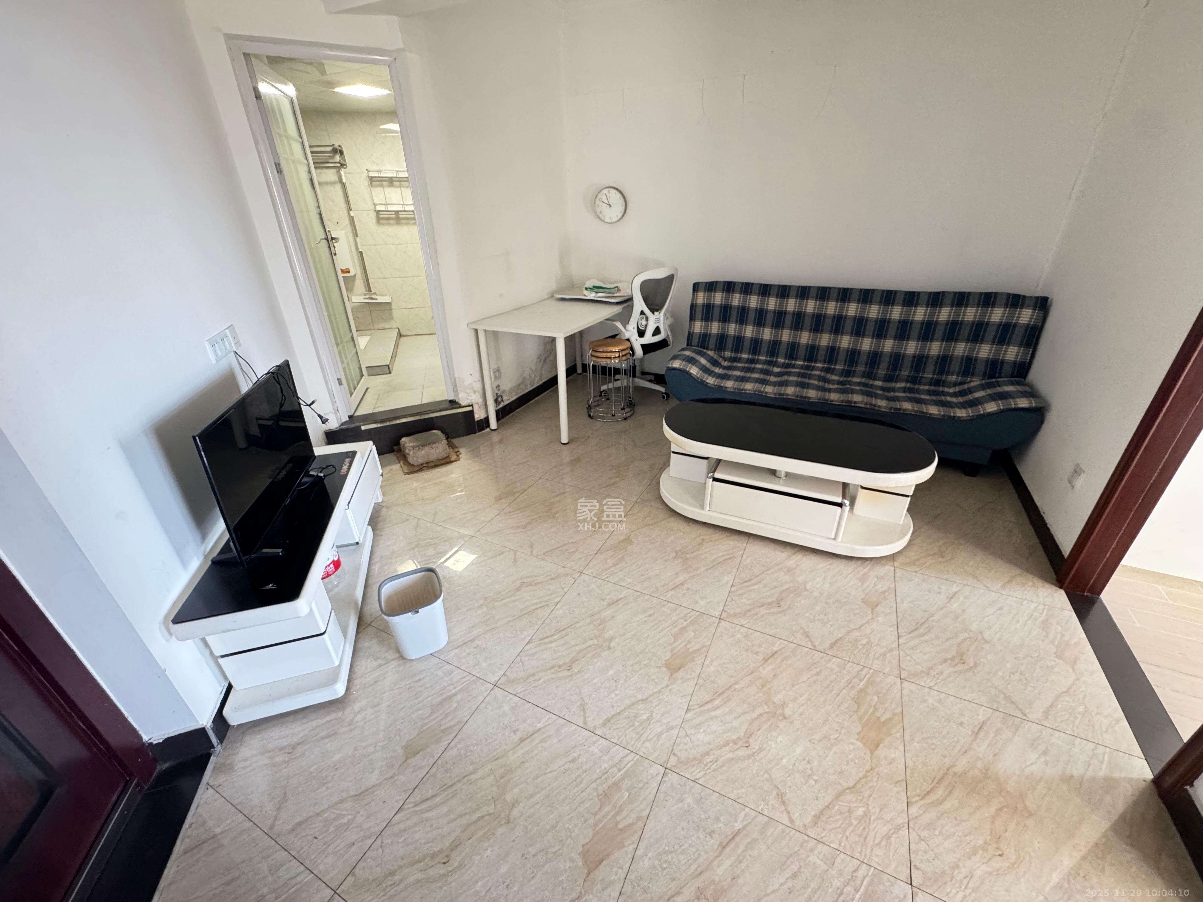 大财门公寓 2室1厅1卫 2400.0元/月 大财门公寓 2室1厅1卫 2400.0元/月室内图