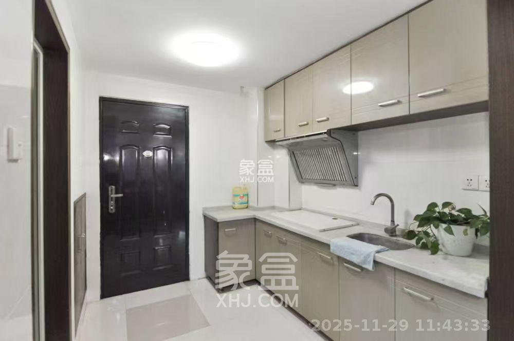 玛依拉山庄 1室1厅1卫 1600.0元/月 玛依拉山庄 1室1厅1卫 1600.0元/月室内图