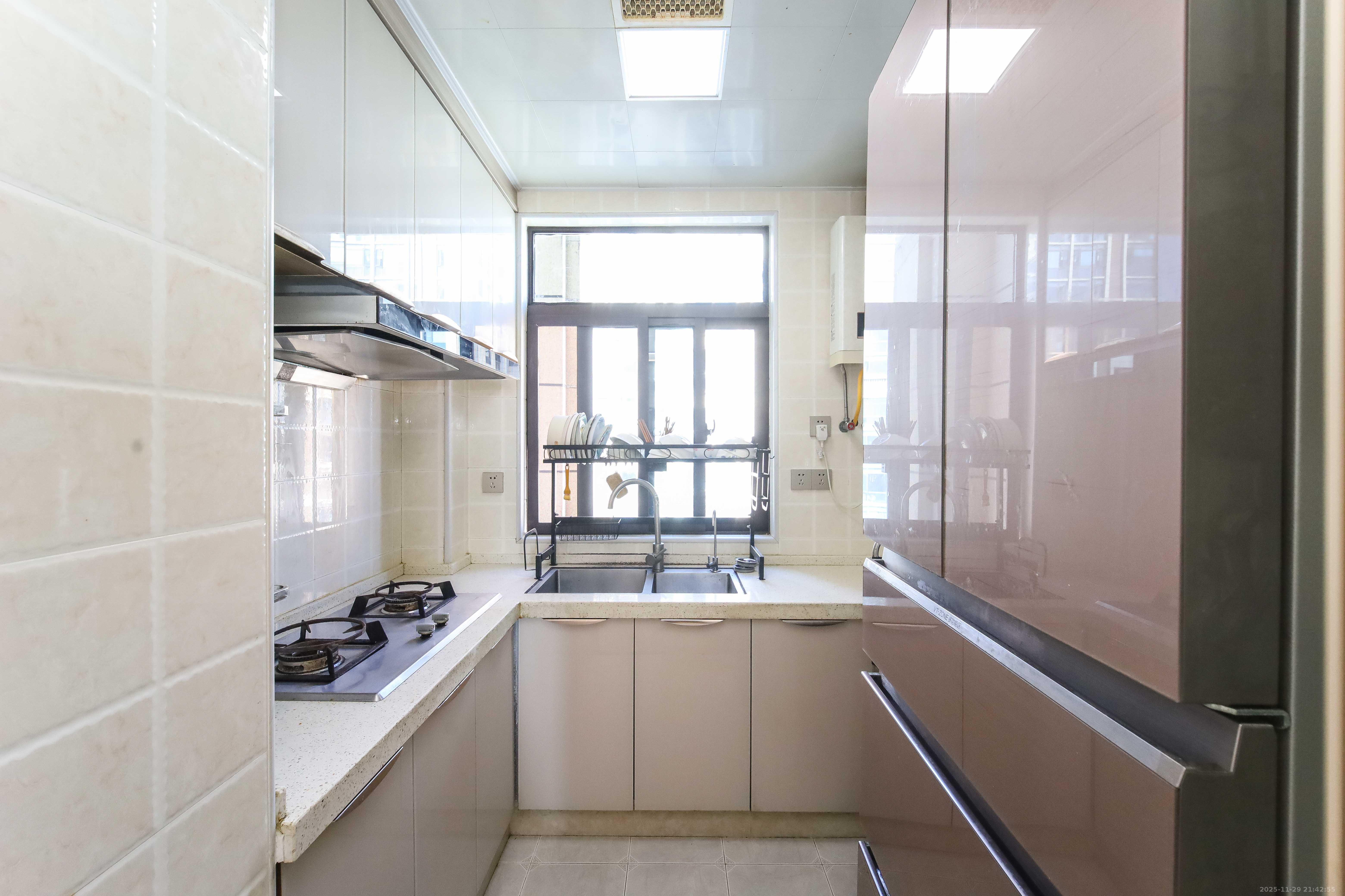 天下一家 1室2厅1卫 98.0万 天下一家 1室2厅1卫 98.0万厨房