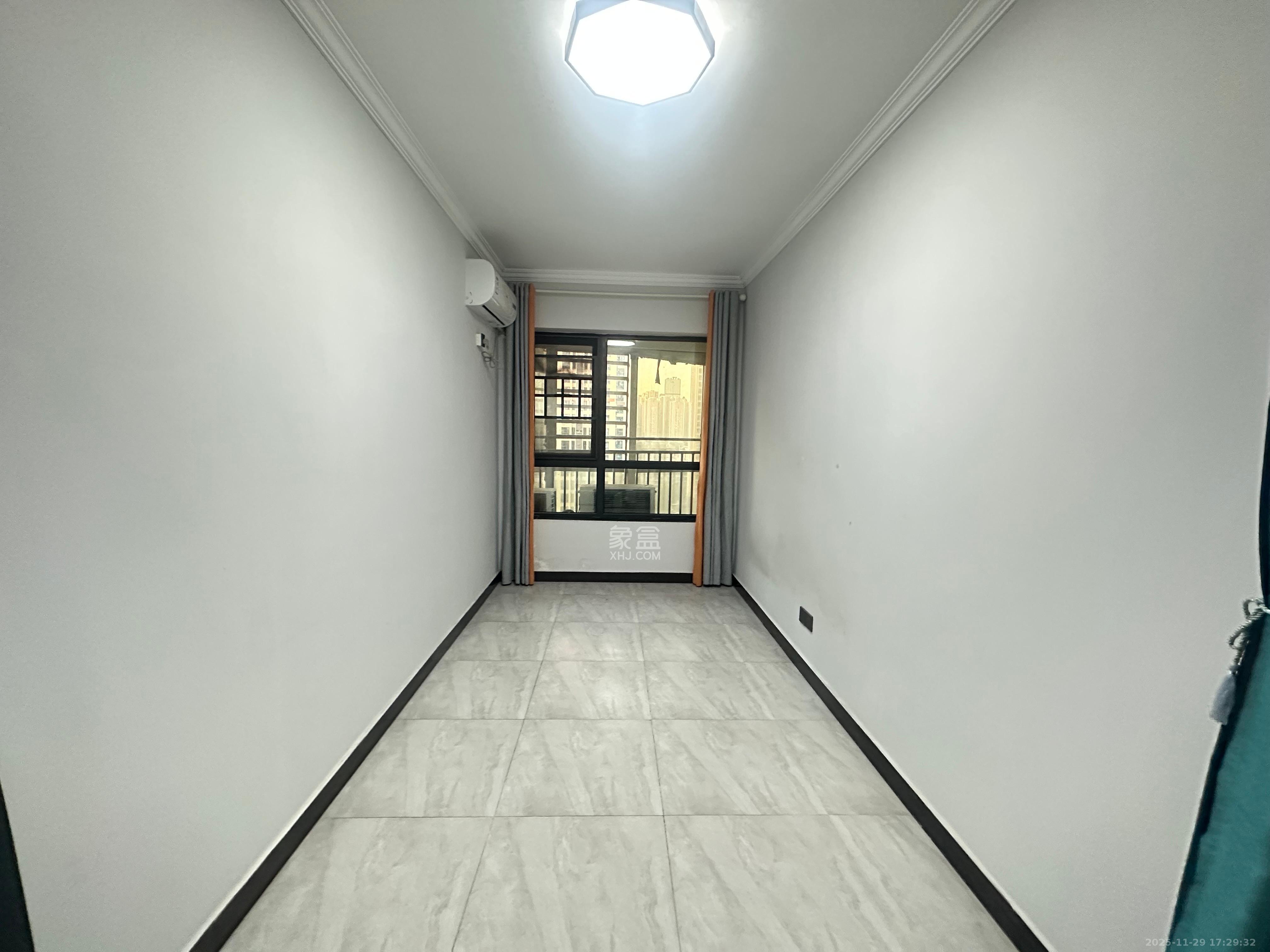 奥克斯广场 4室2厅2卫 3500.0元/月 奥克斯广场 4室2厅2卫 3500.0元/月室内图