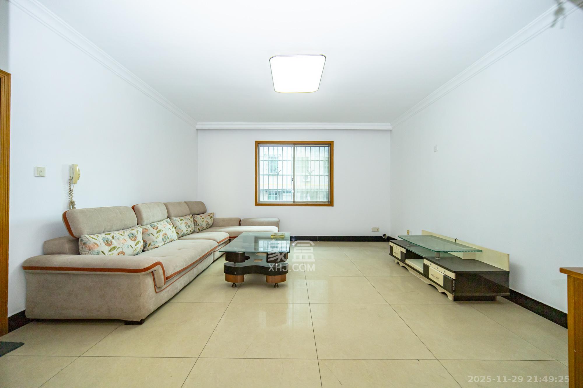 茶叶大市场“山水茗园”  3室2厅2卫    39.6万