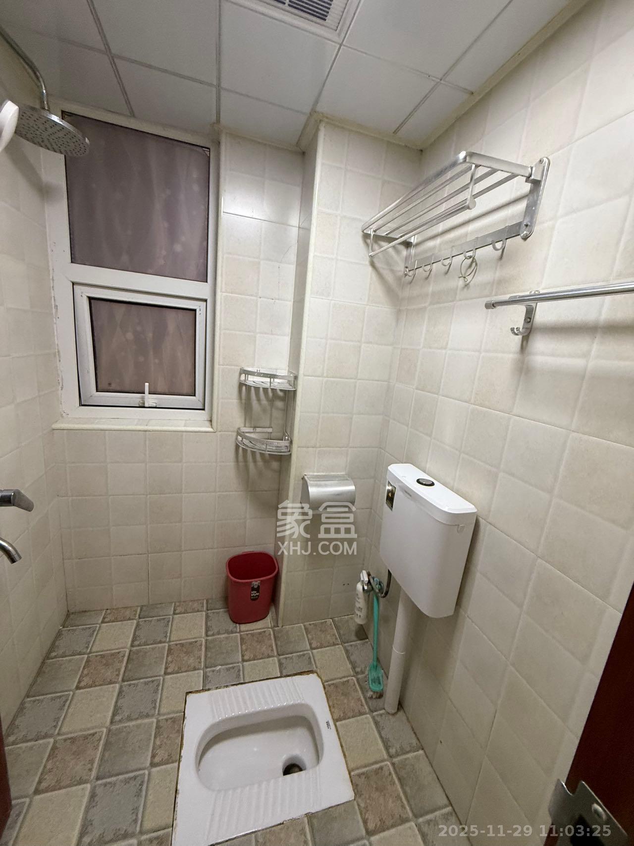 和康园小区 3室2厅2卫 2100.0元/月 和康园小区 3室2厅2卫 2100.0元/月室内图