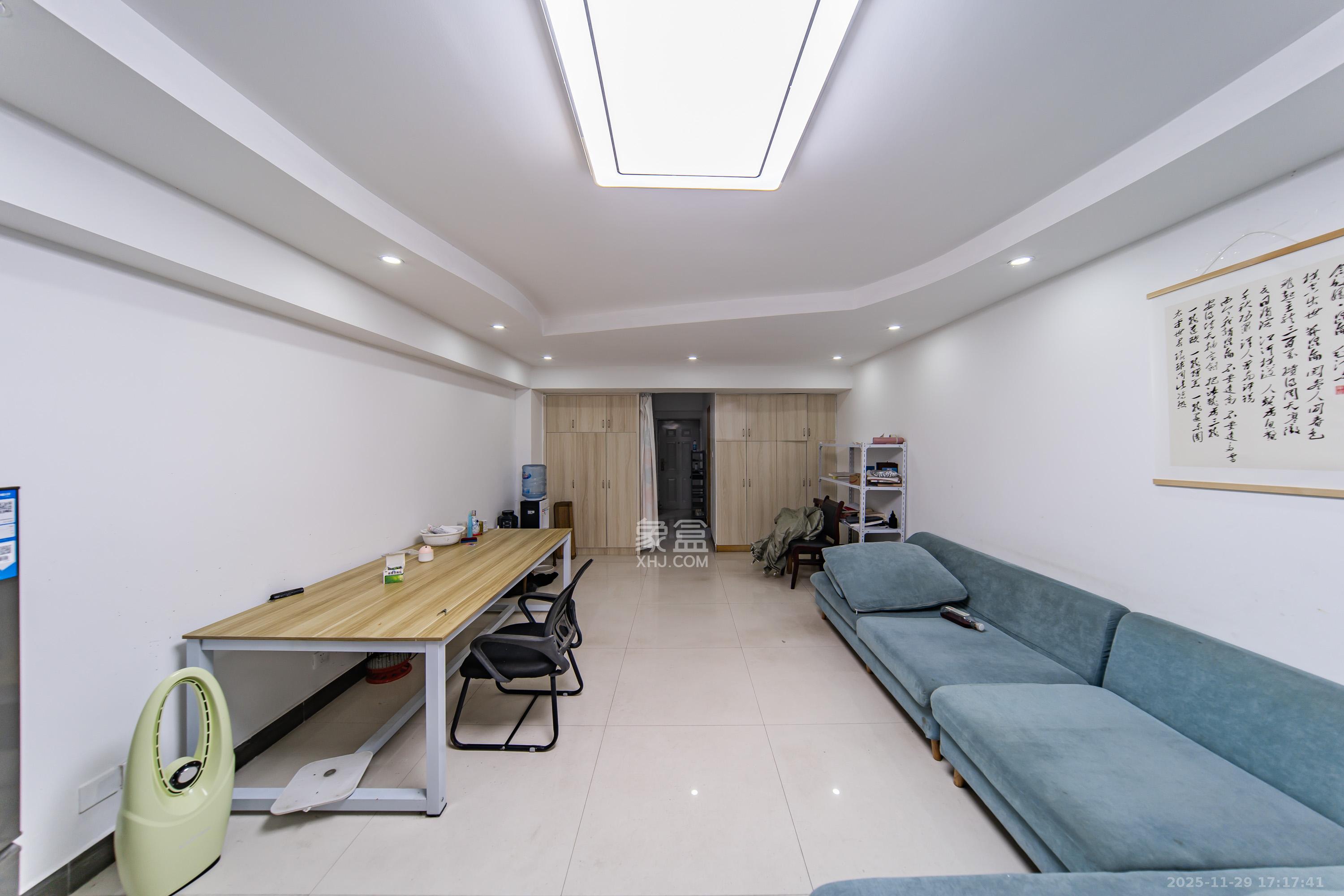 阳光100二期 1室1厅1卫 1700.0元/月 阳光100二期 1室1厅1卫 1700.0元/月室内图